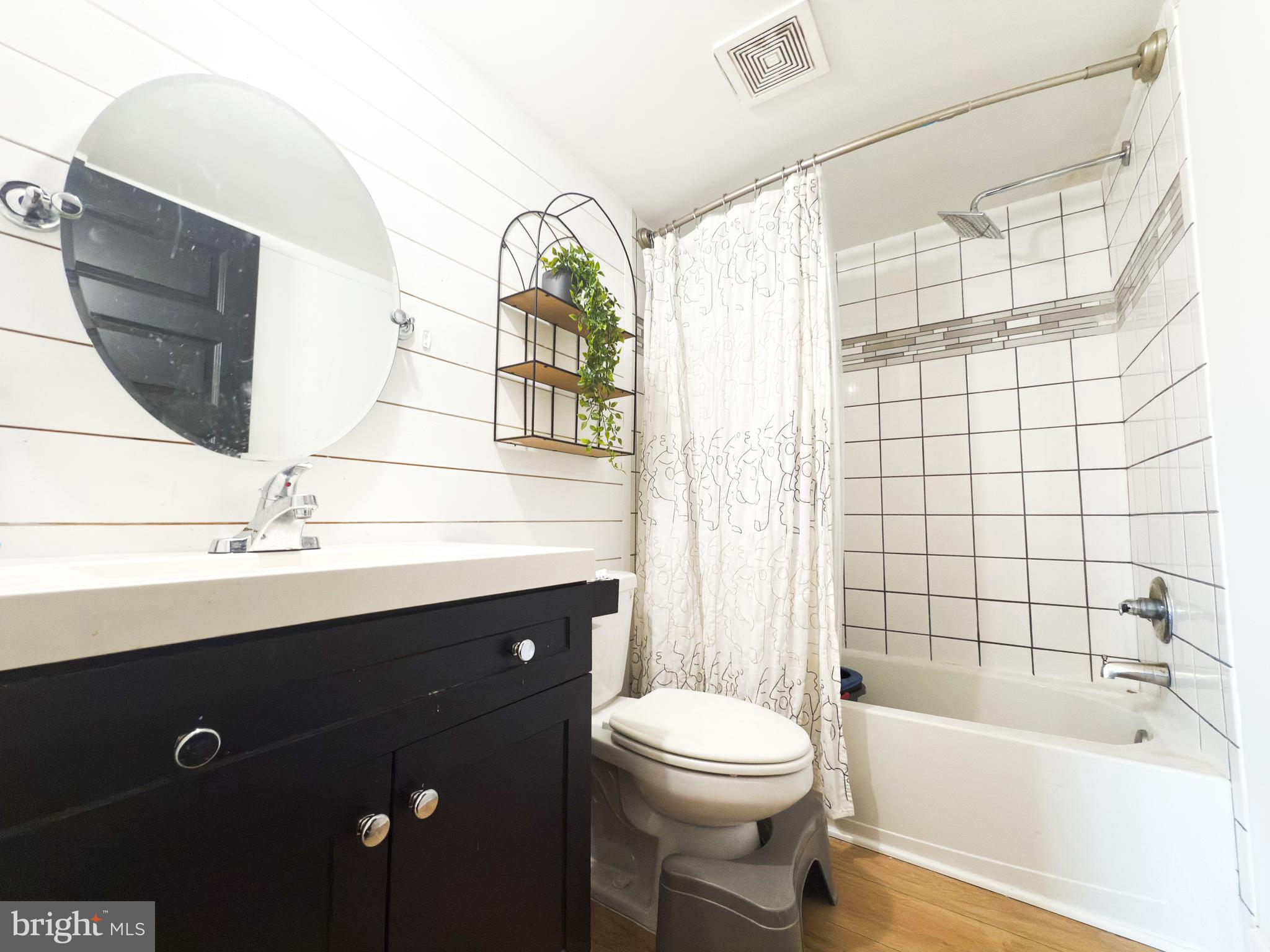 PARKWAY VILLAGE MANUFACTURED HOME COMMUNITY - Residential