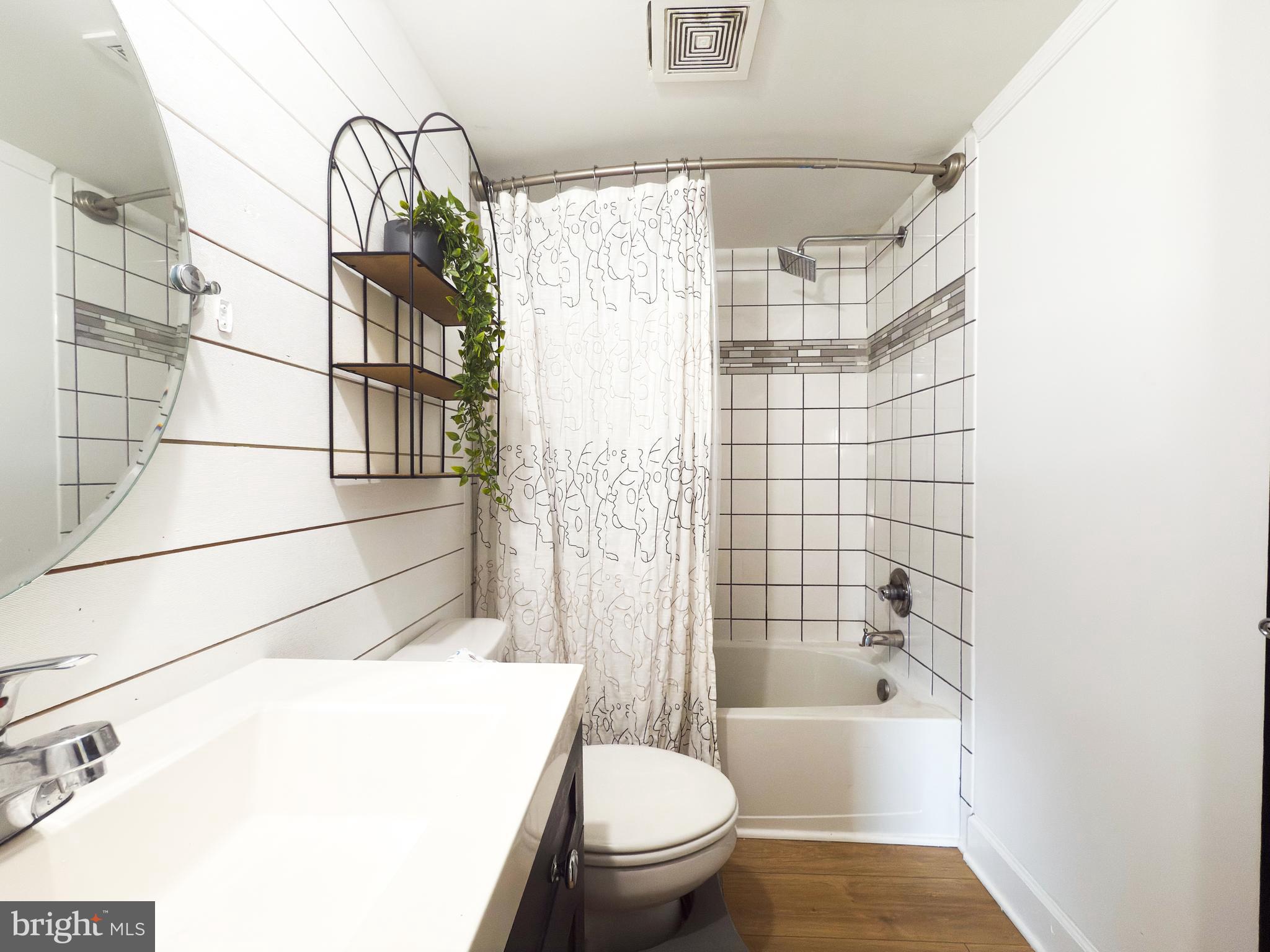 PARKWAY VILLAGE MANUFACTURED HOME COMMUNITY - Residential