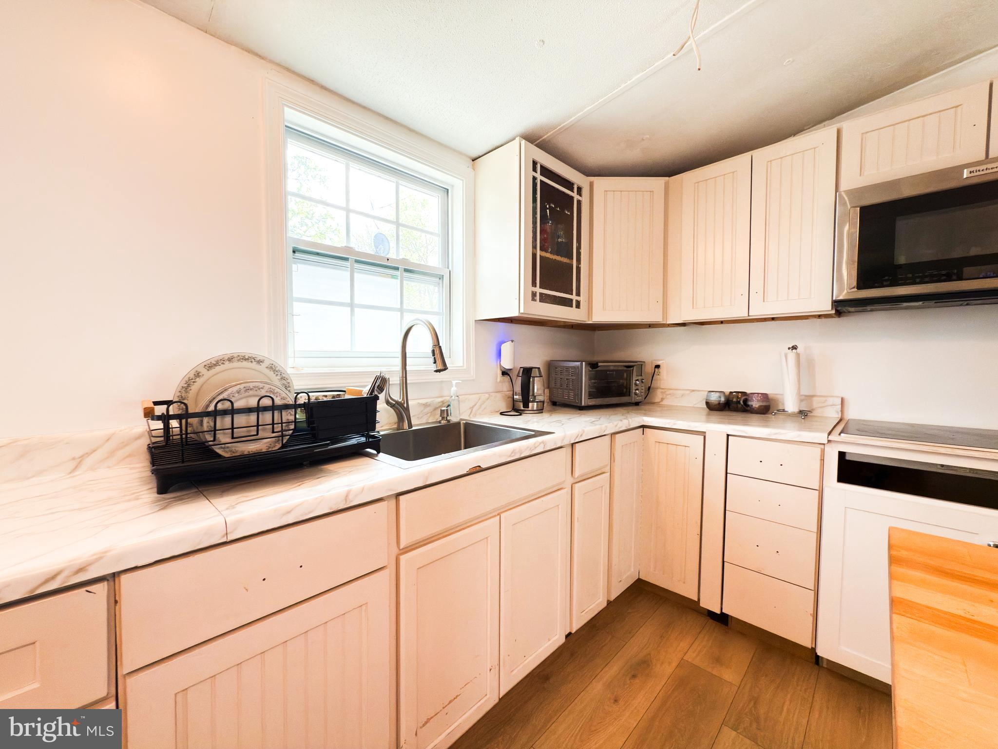 PARKWAY VILLAGE MANUFACTURED HOME COMMUNITY - Residential