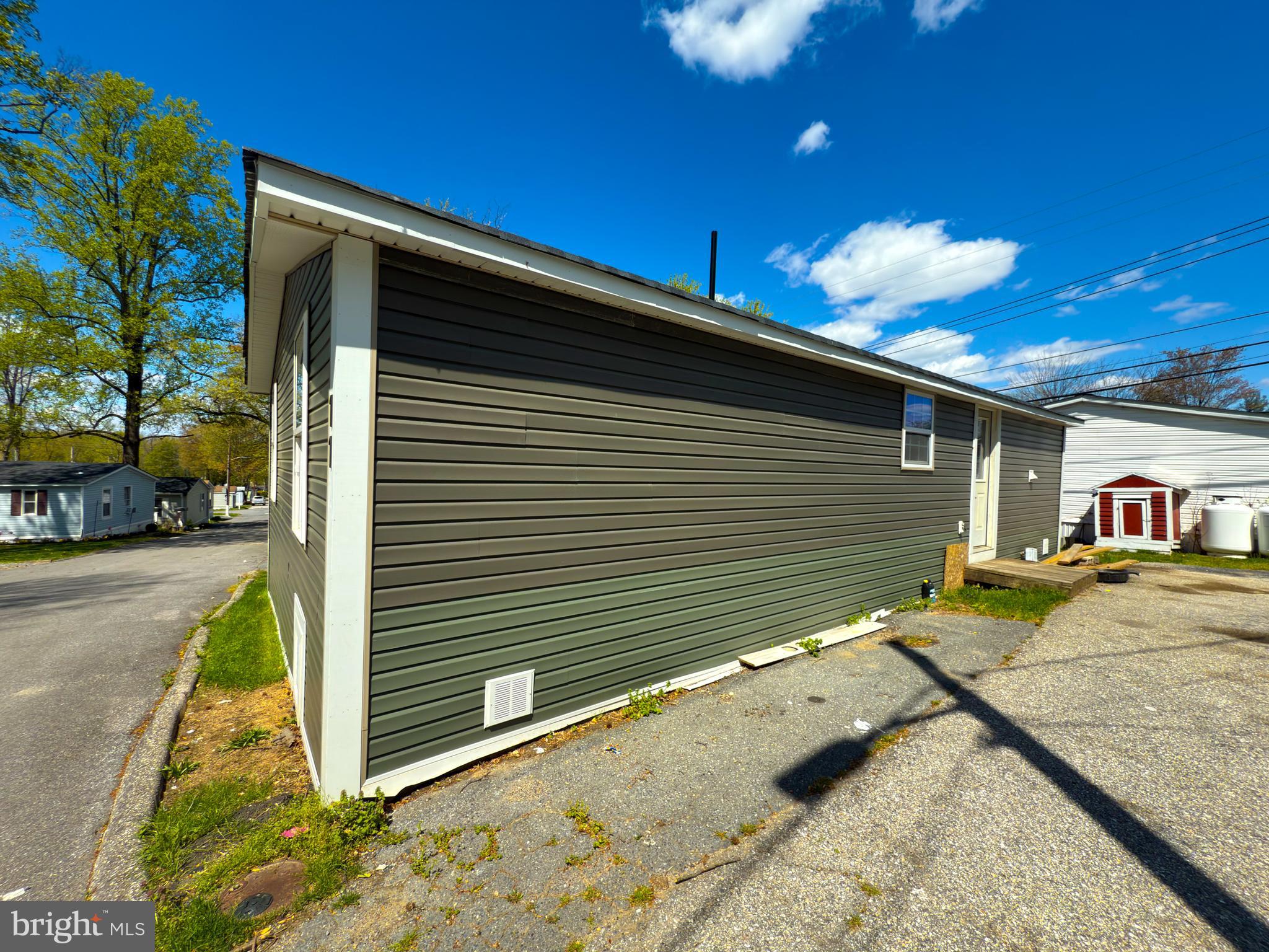 PARKWAY VILLAGE MANUFACTURED HOME COMMUNITY - Residential