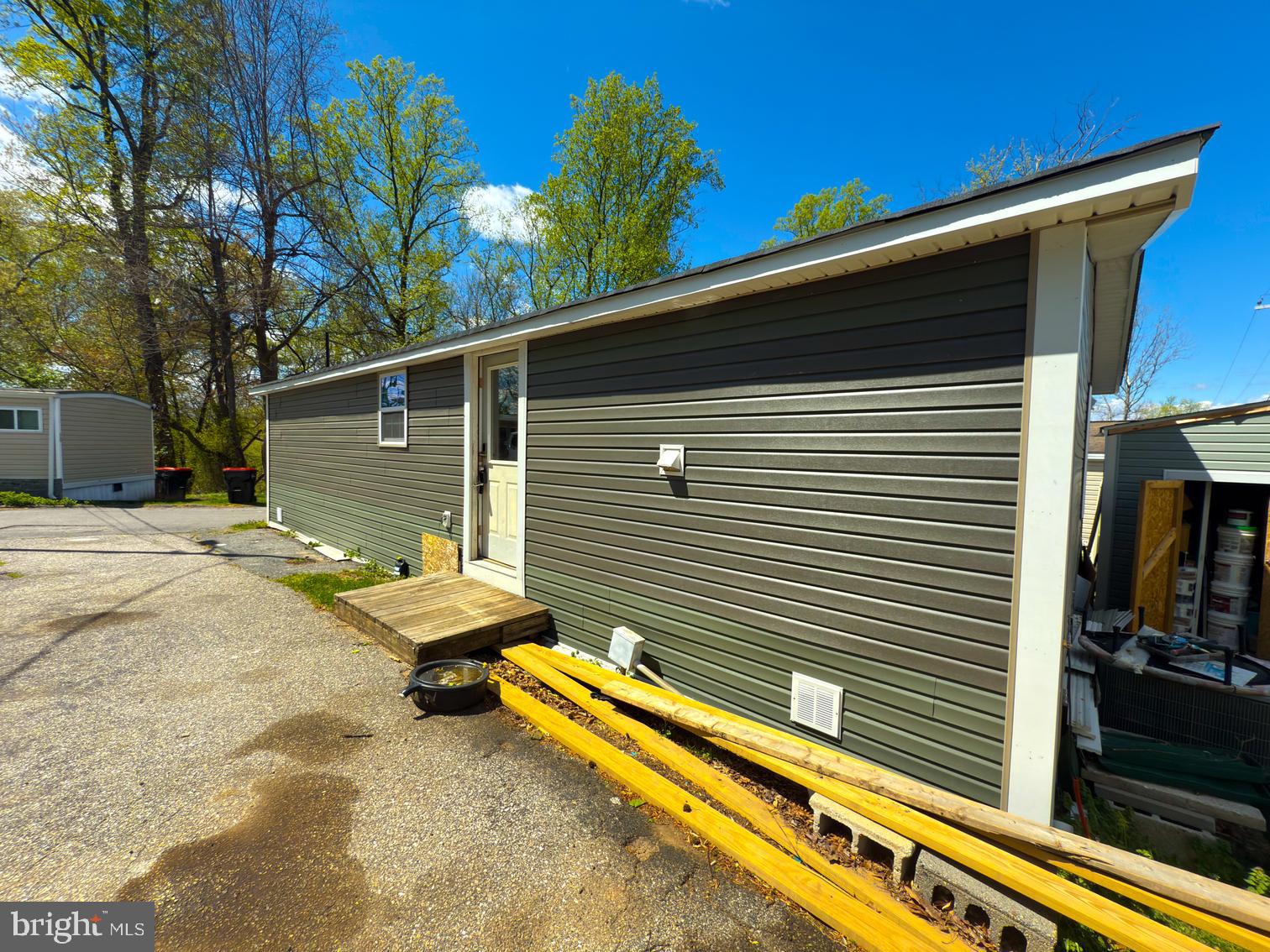 PARKWAY VILLAGE MANUFACTURED HOME COMMUNITY - Residential