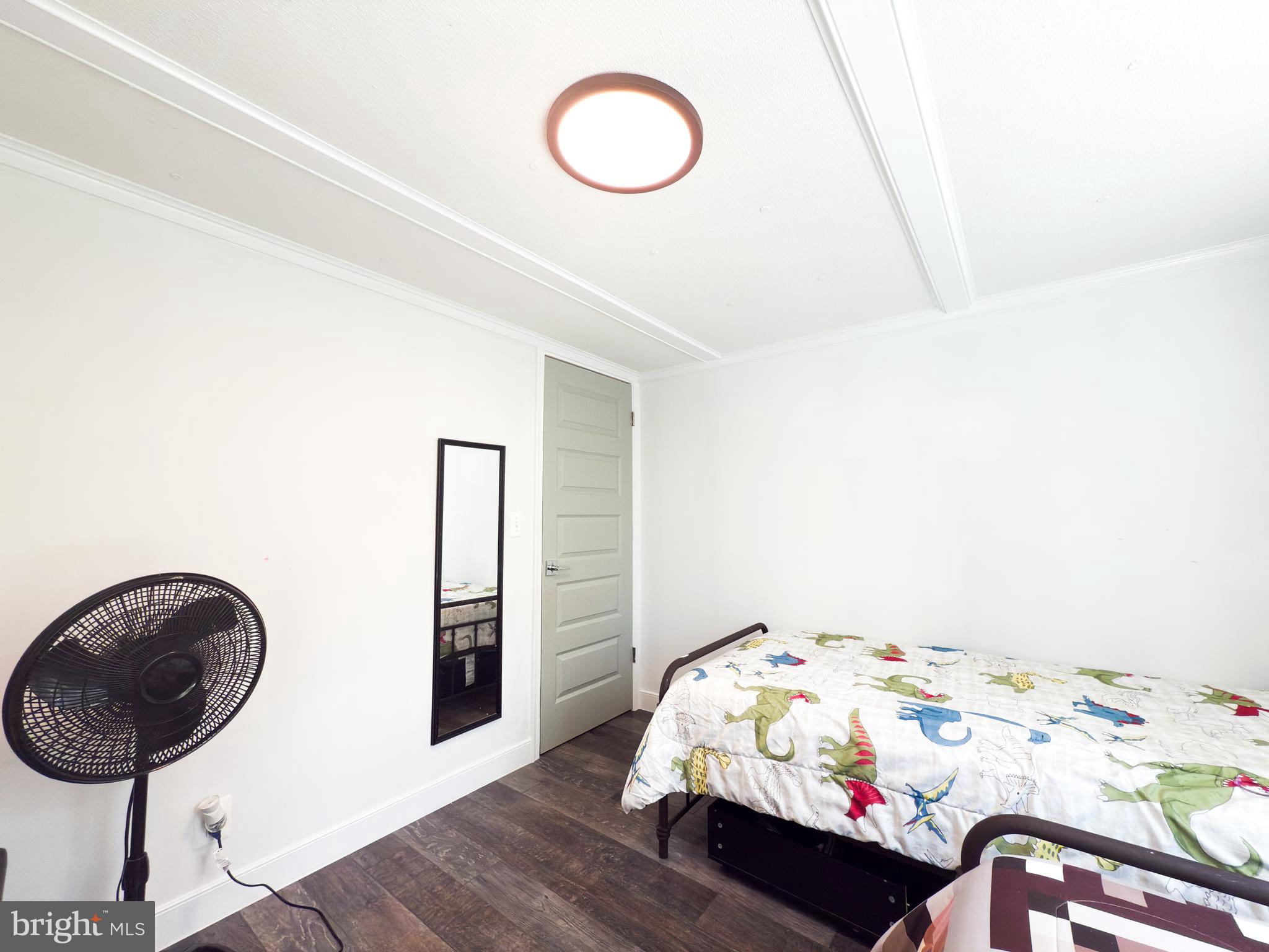 PARKWAY VILLAGE MANUFACTURED HOME COMMUNITY - Residential