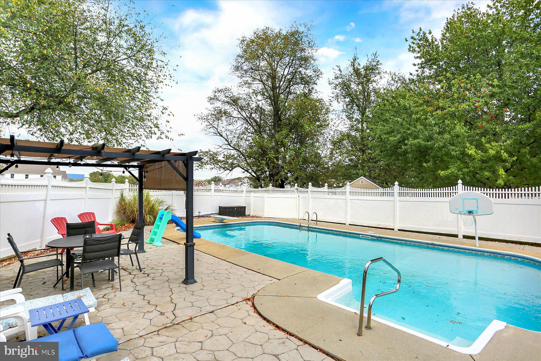 CICADA HILLS - Residential