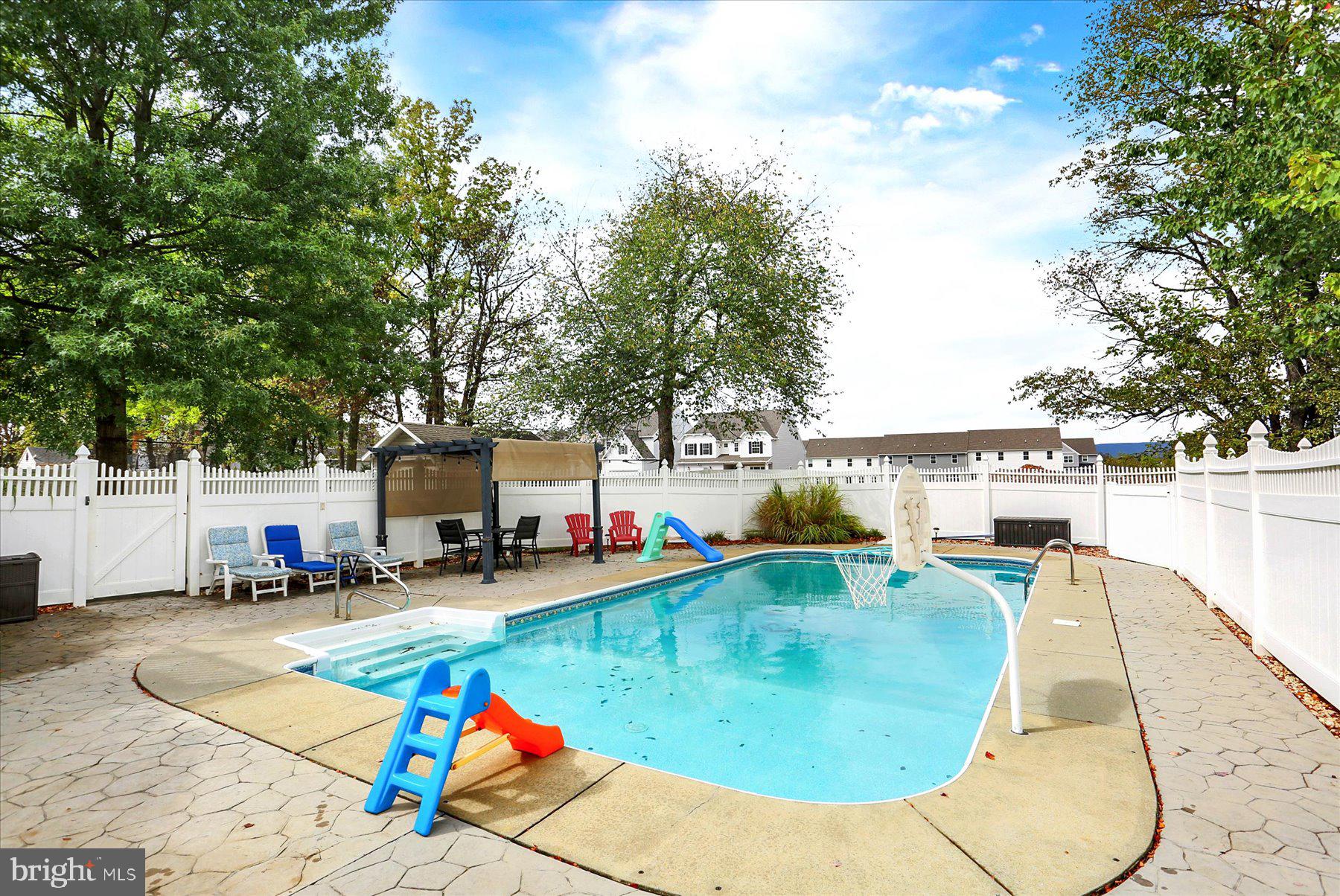 CICADA HILLS - Residential