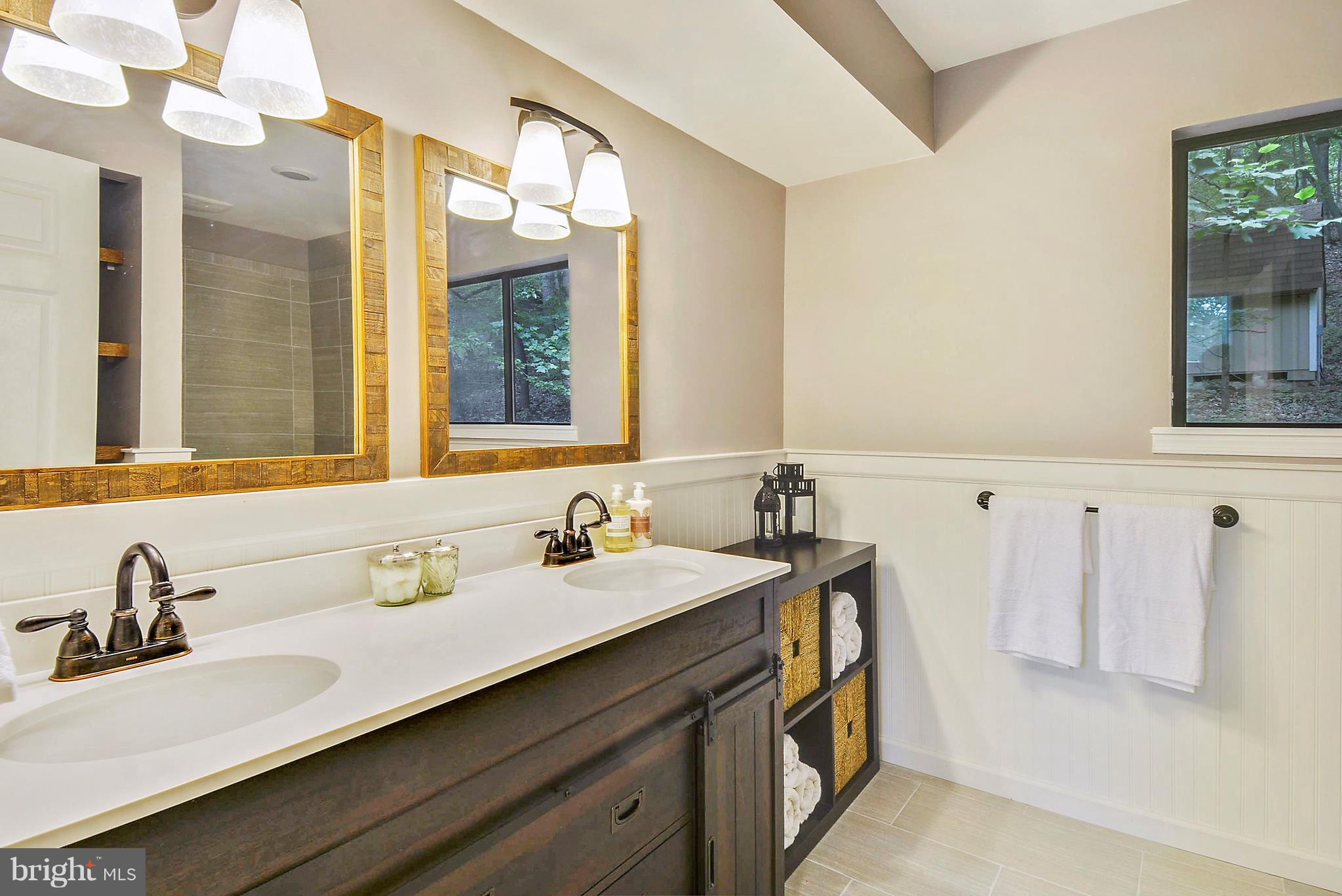 MOUNTAIN ROAD - Residential