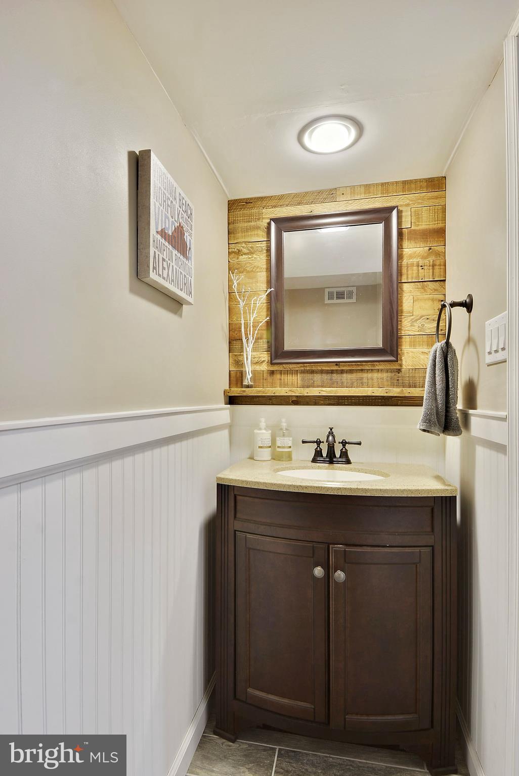 MOUNTAIN ROAD - Residential