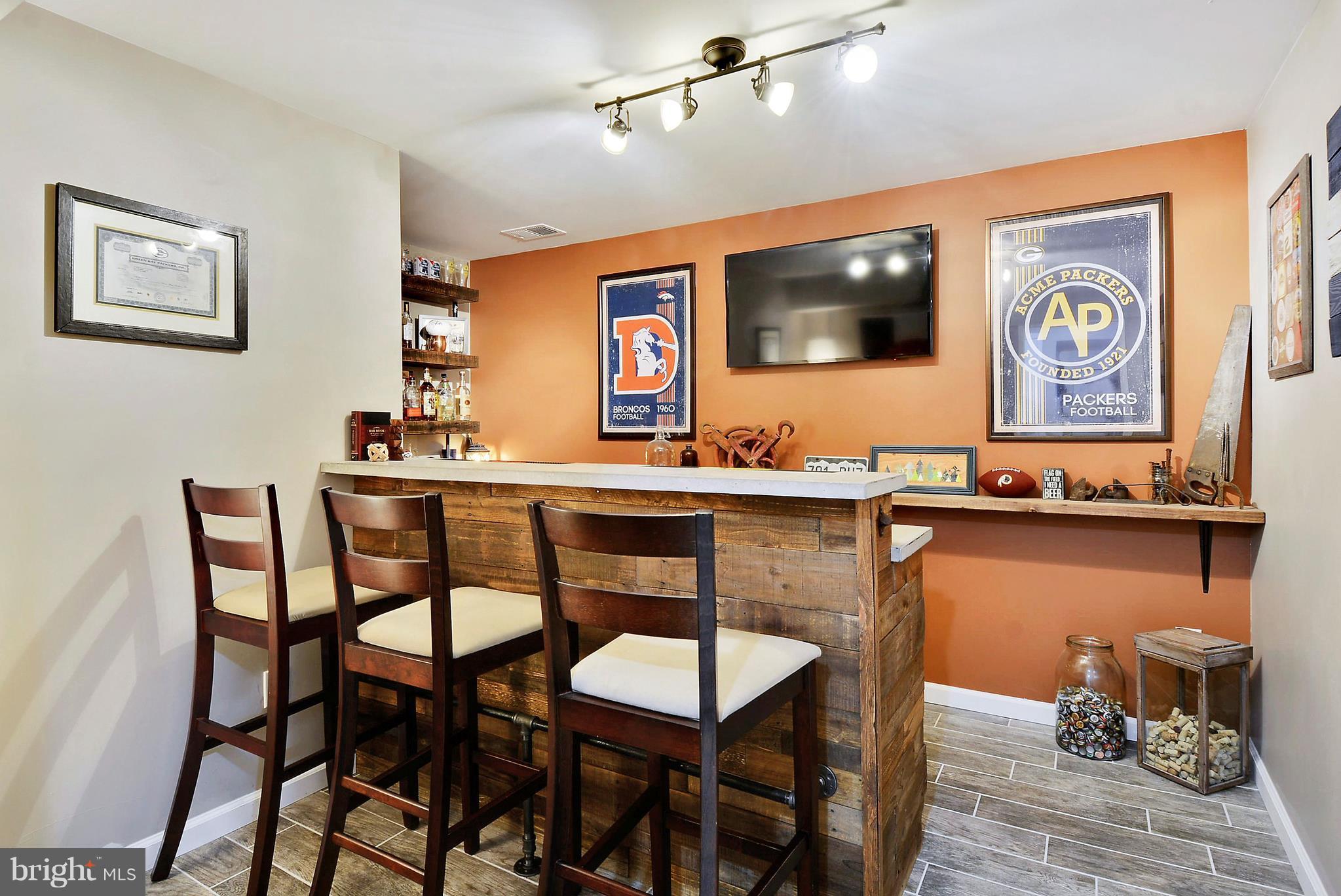 MOUNTAIN ROAD - Residential