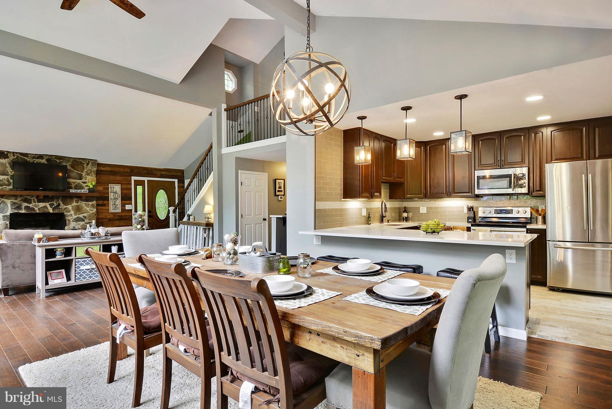 MOUNTAIN ROAD - Residential