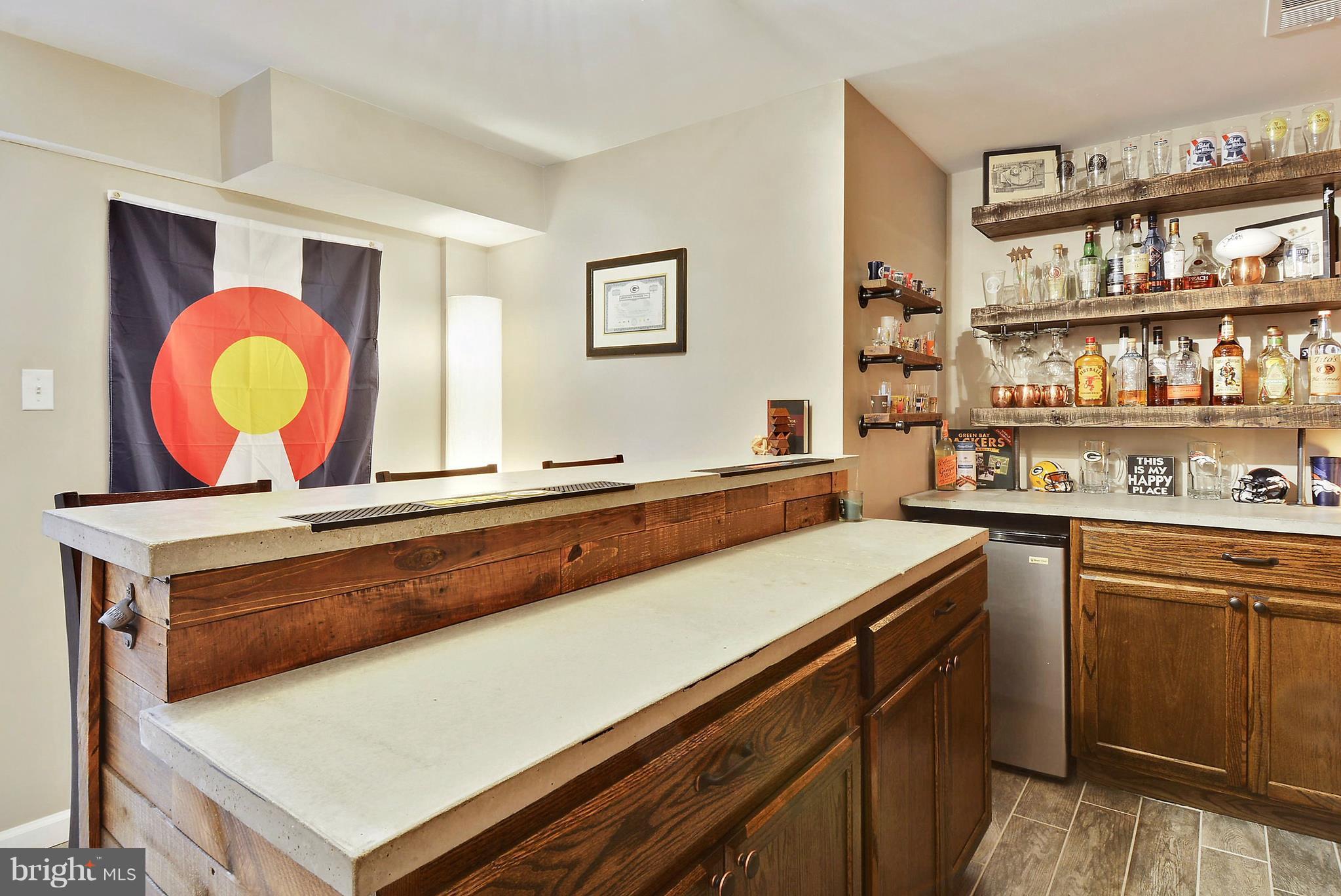 MOUNTAIN ROAD - Residential