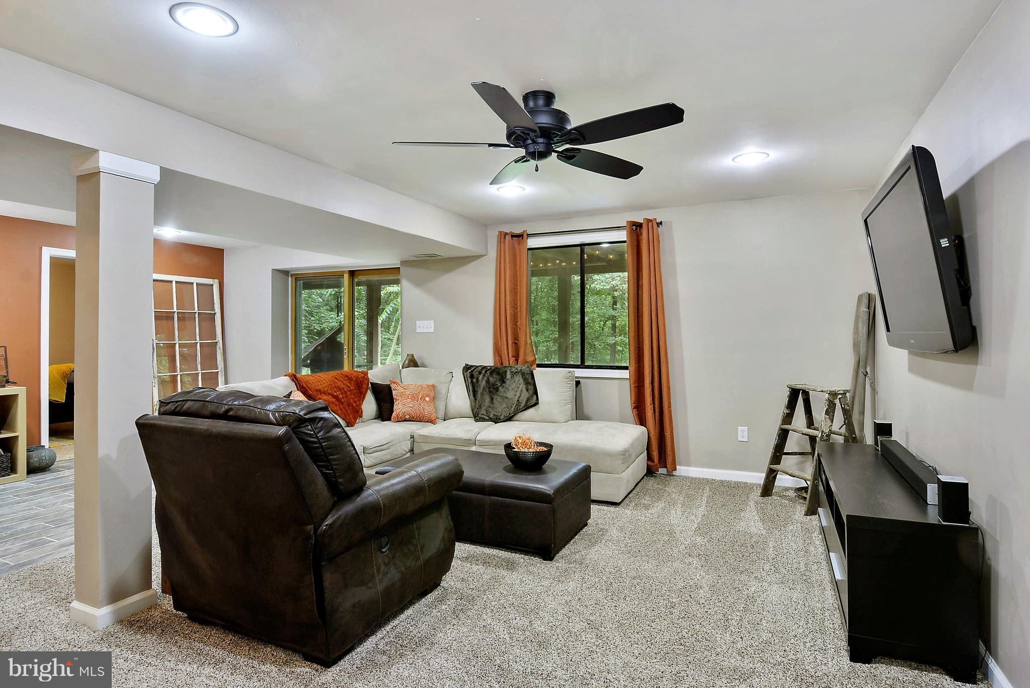 MOUNTAIN ROAD - Residential