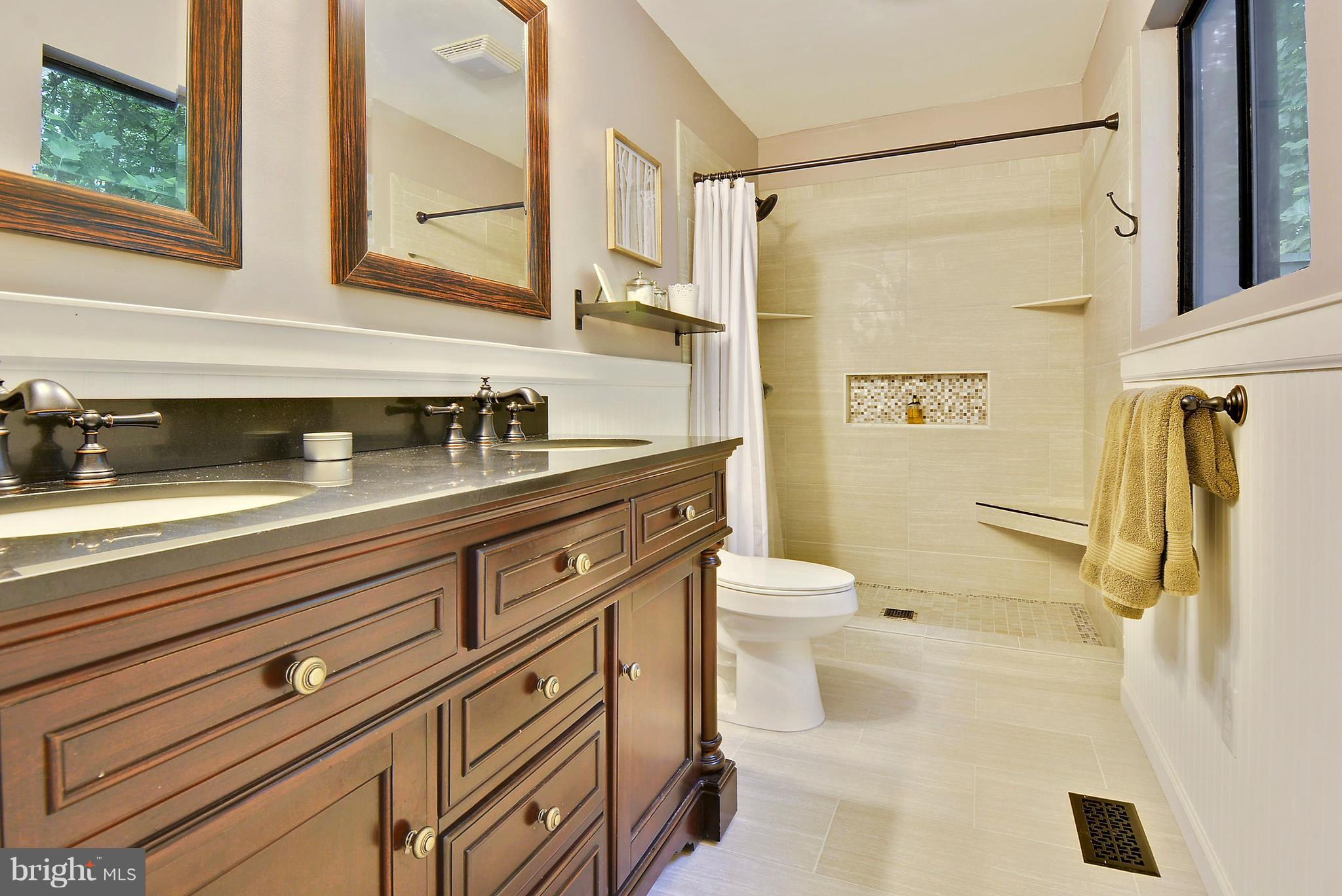 MOUNTAIN ROAD - Residential