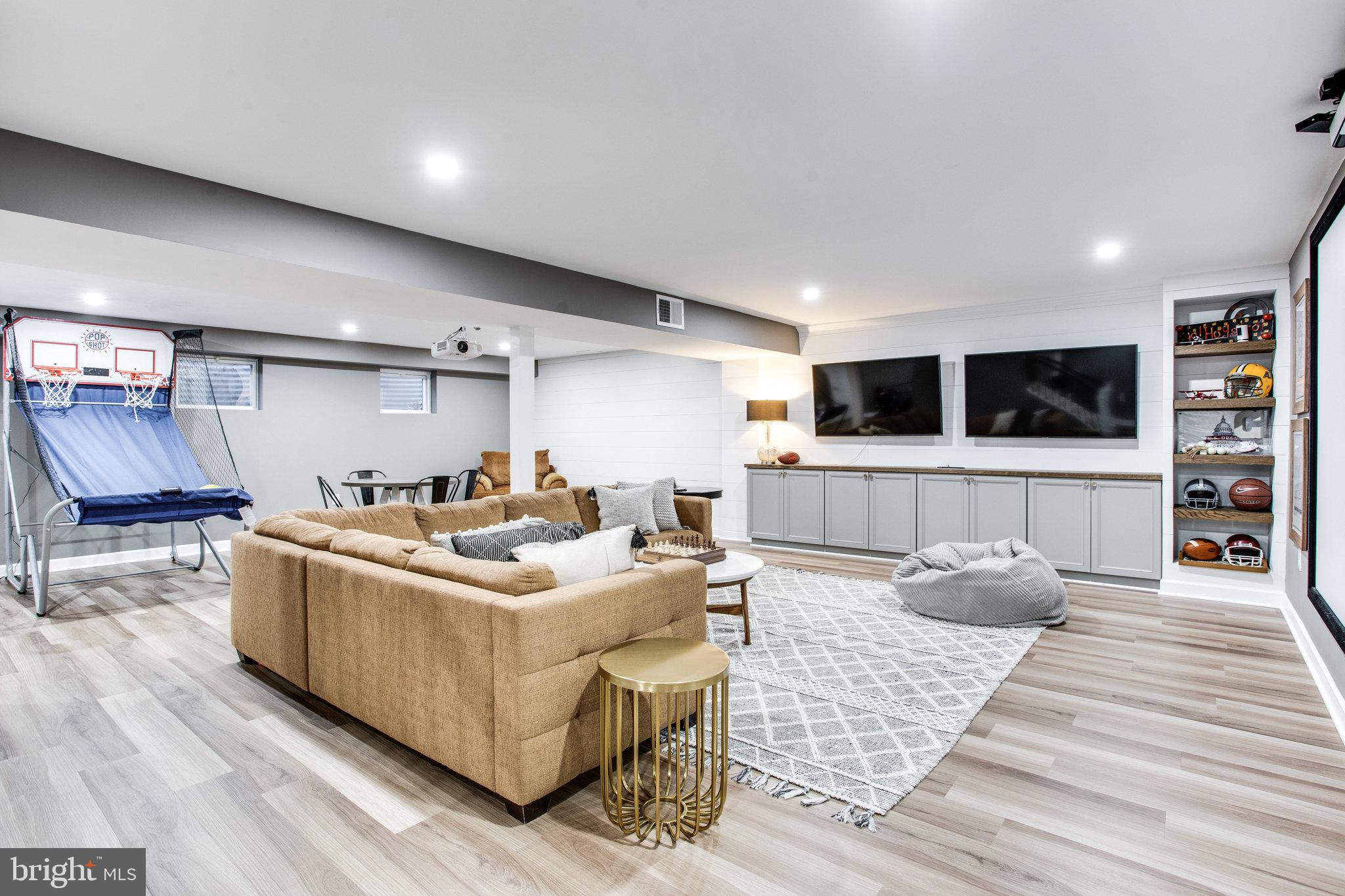 CEDARS OF MC LEAN - Residential