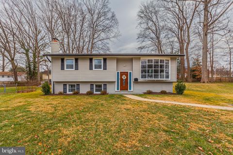 Photo of 14303 Merton Court, ROCKVILLE, MD 20853 (MLS # MDMC2208154)