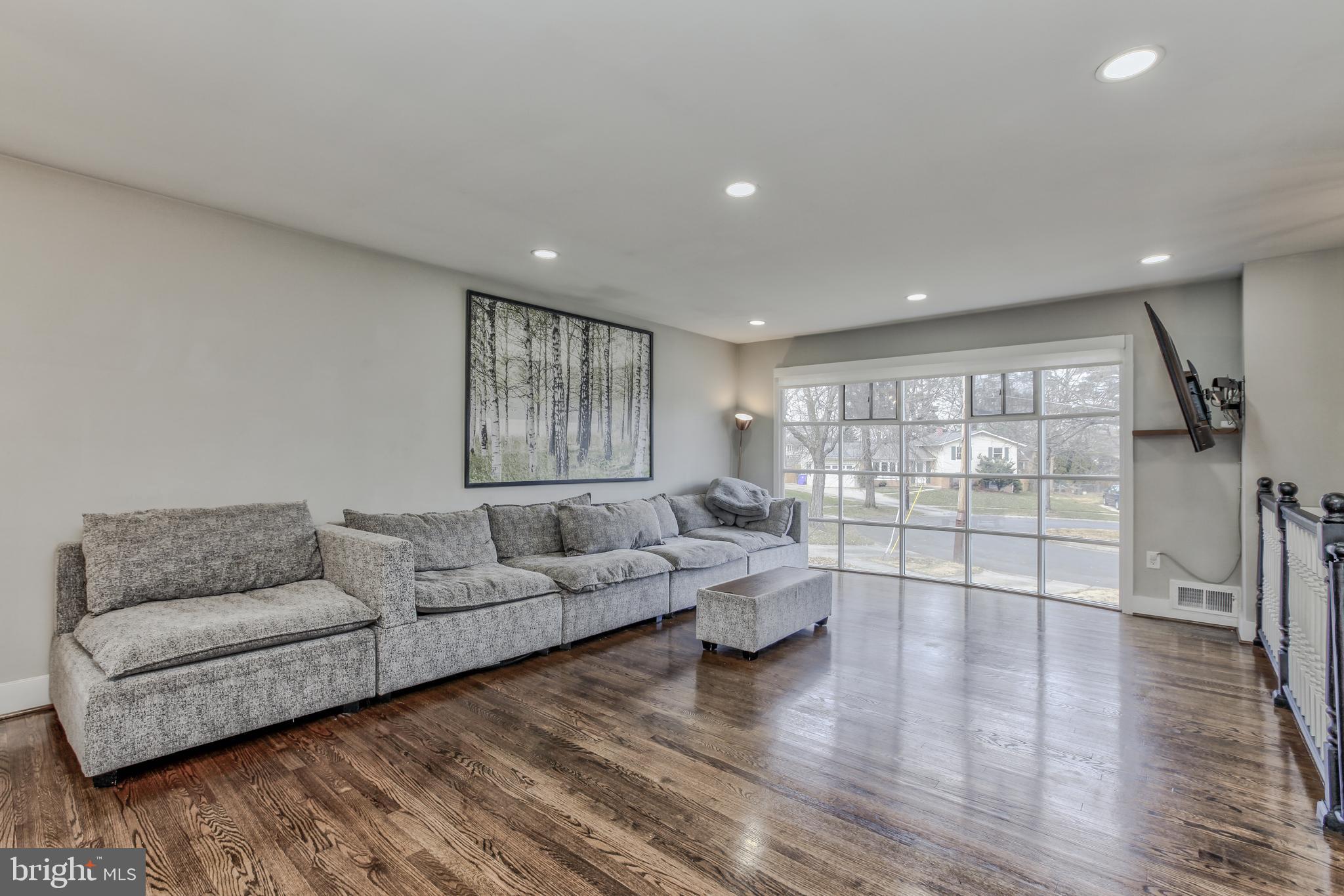 BEL PRE WOODS - Residential