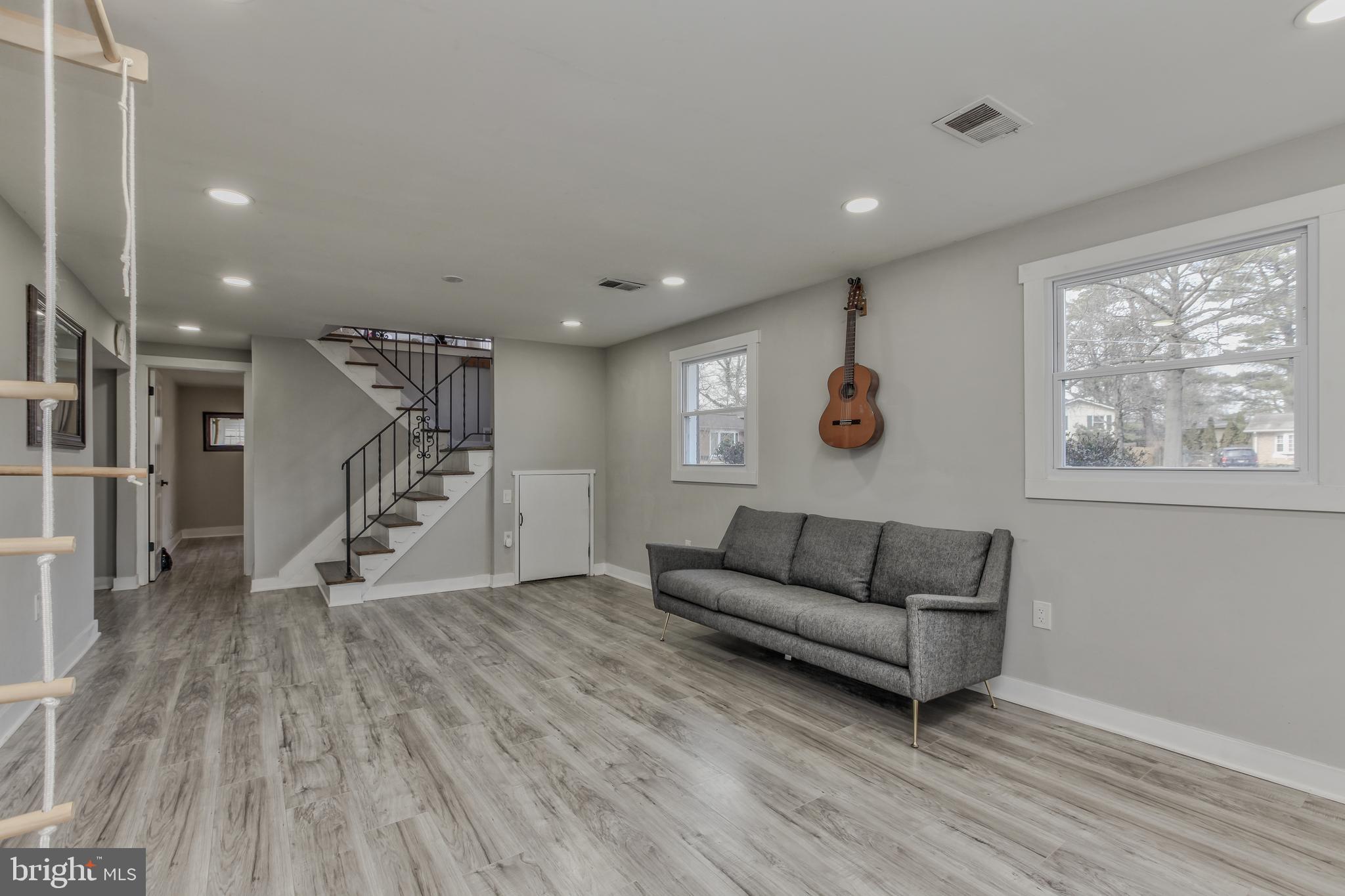 BEL PRE WOODS - Residential