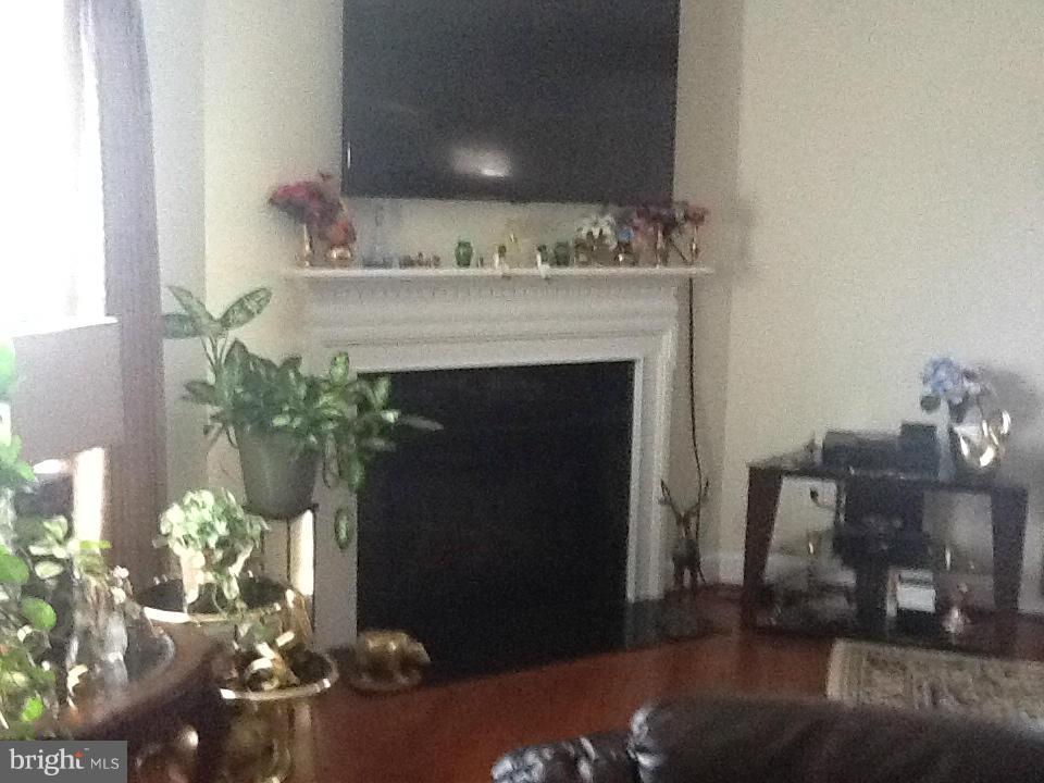 LEE'S PARKE - Residential