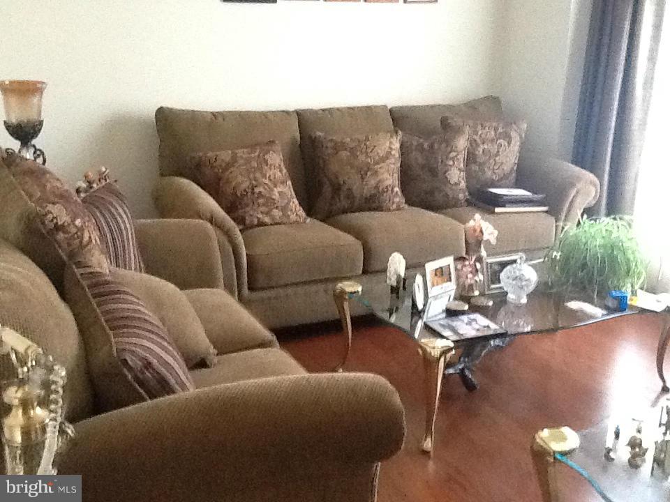 LEE'S PARKE - Residential