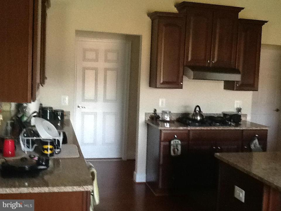 LEE'S PARKE - Residential