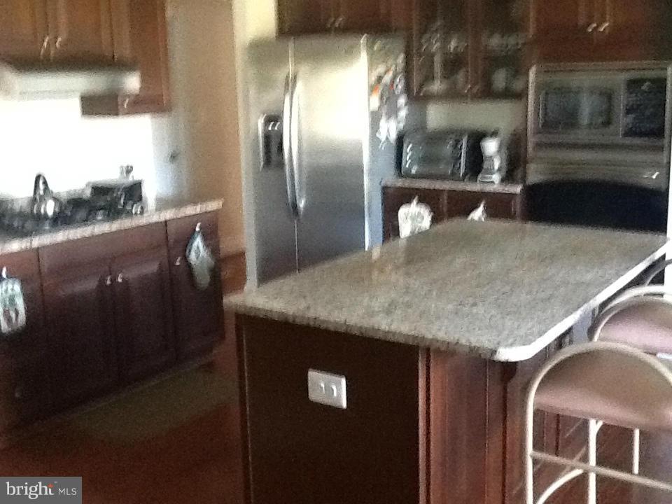 LEE'S PARKE - Residential