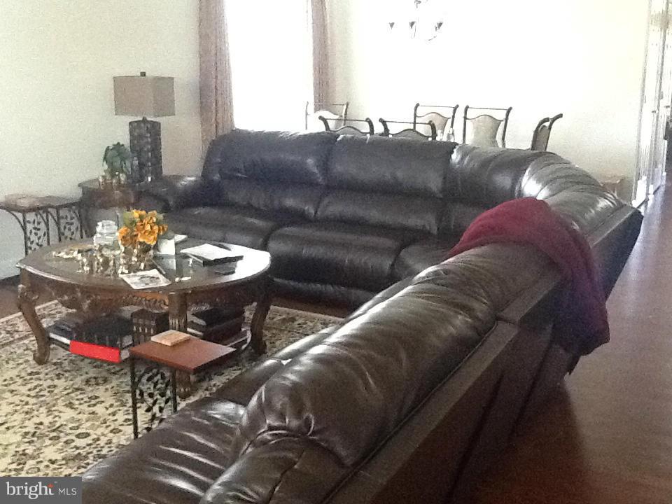 LEE'S PARKE - Residential