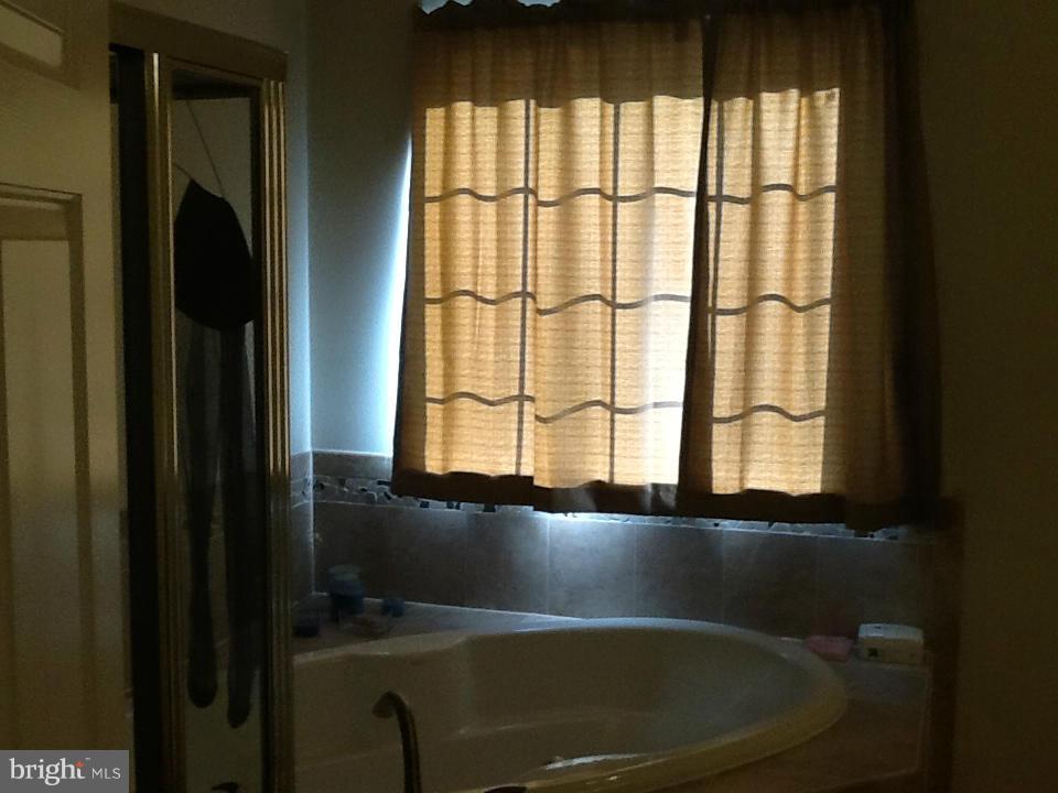 LEE'S PARKE - Residential