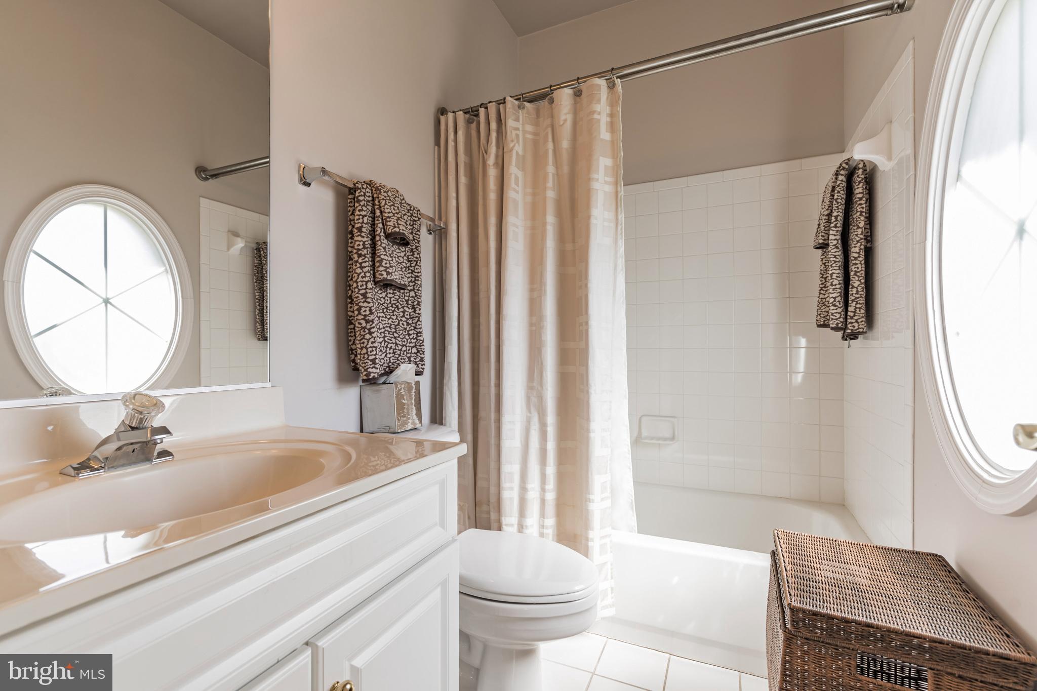 HAMPSHIRE GREENS - Residential