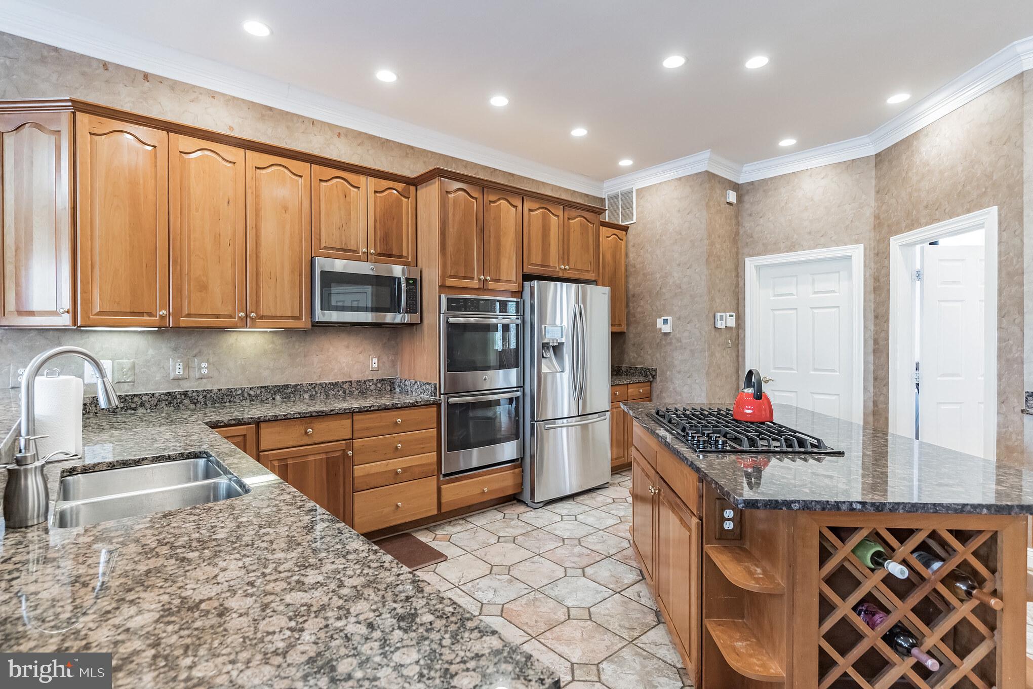 HAMPSHIRE GREENS - Residential