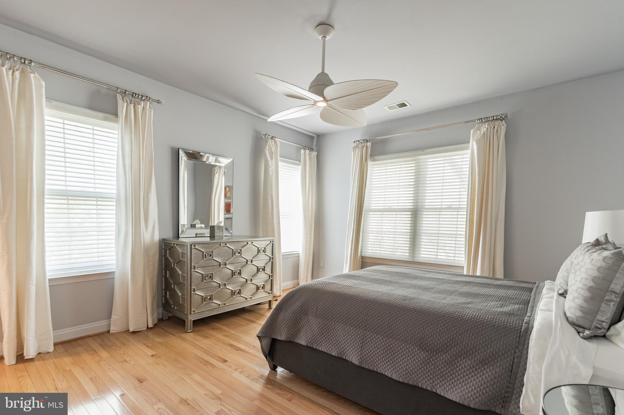 HAMPSHIRE GREENS - Residential