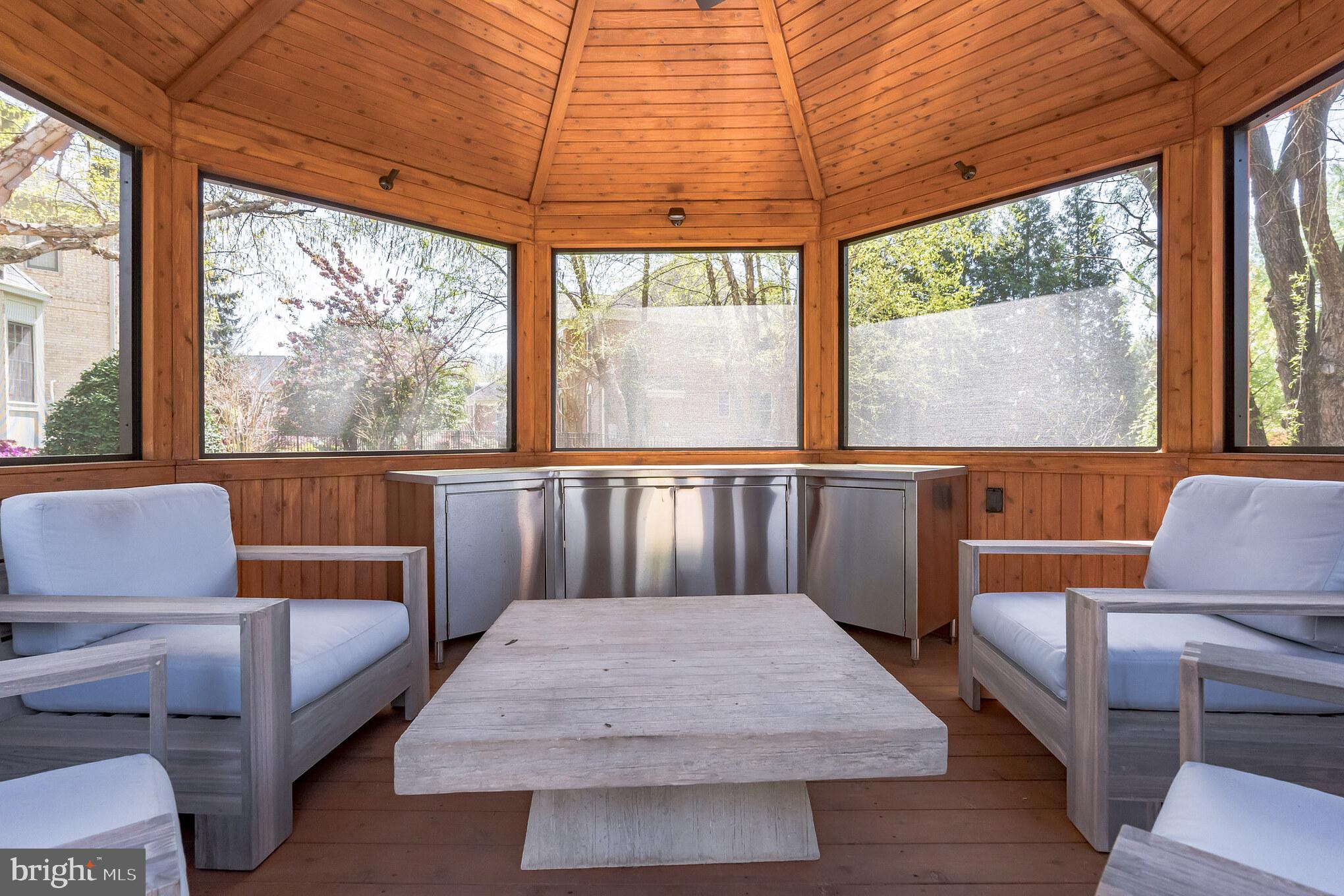 HAMPSHIRE GREENS - Residential