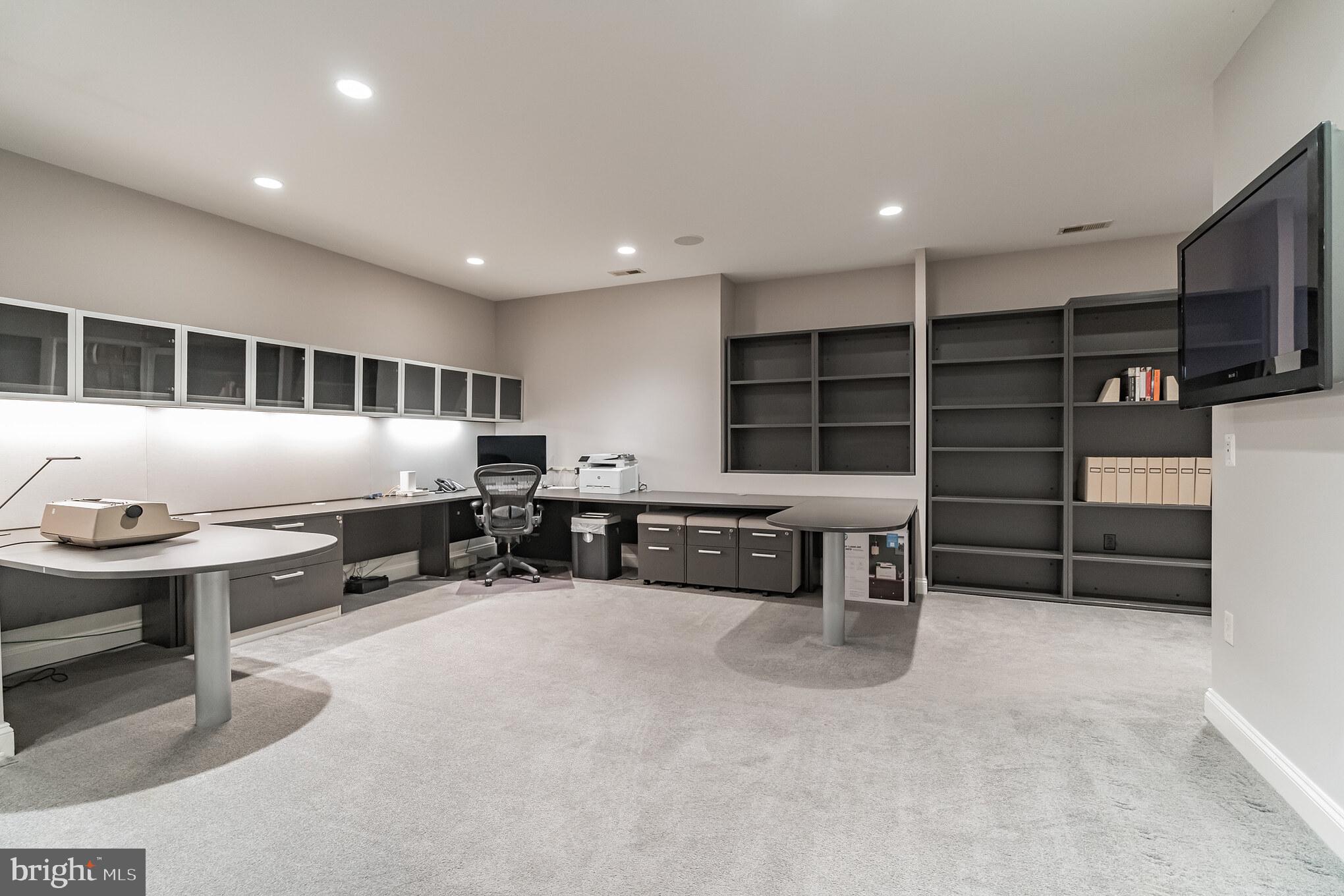 HAMPSHIRE GREENS - Residential