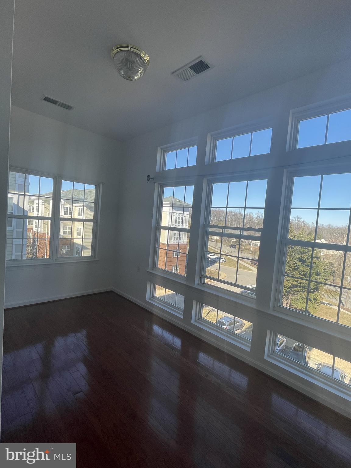 CAMERON GROVE - Residential