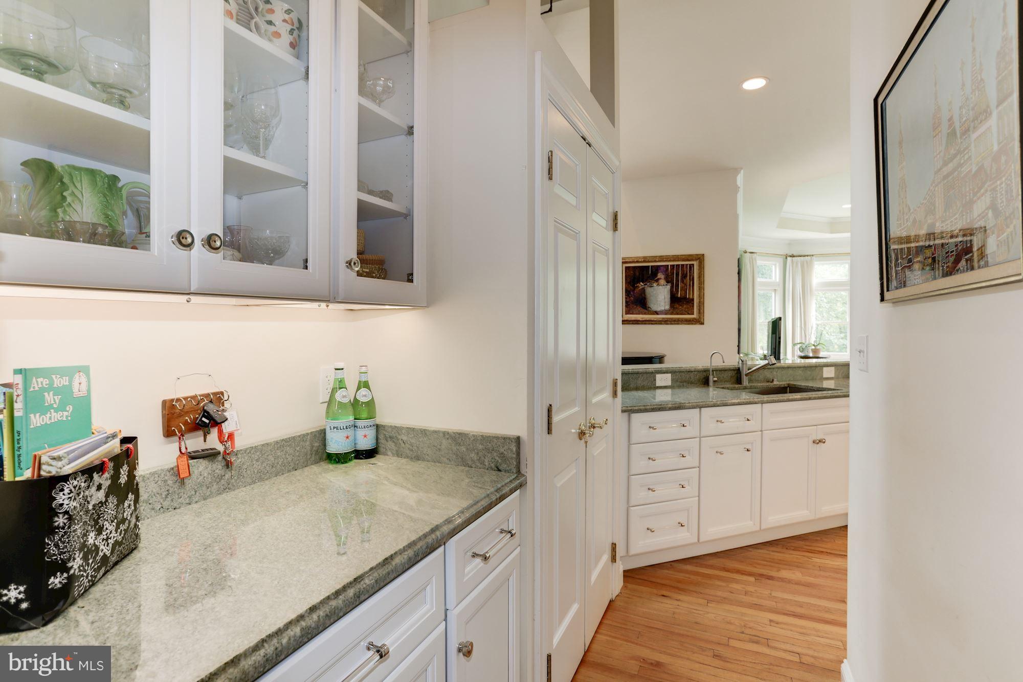 POTOMAC OUTSIDE - Residential