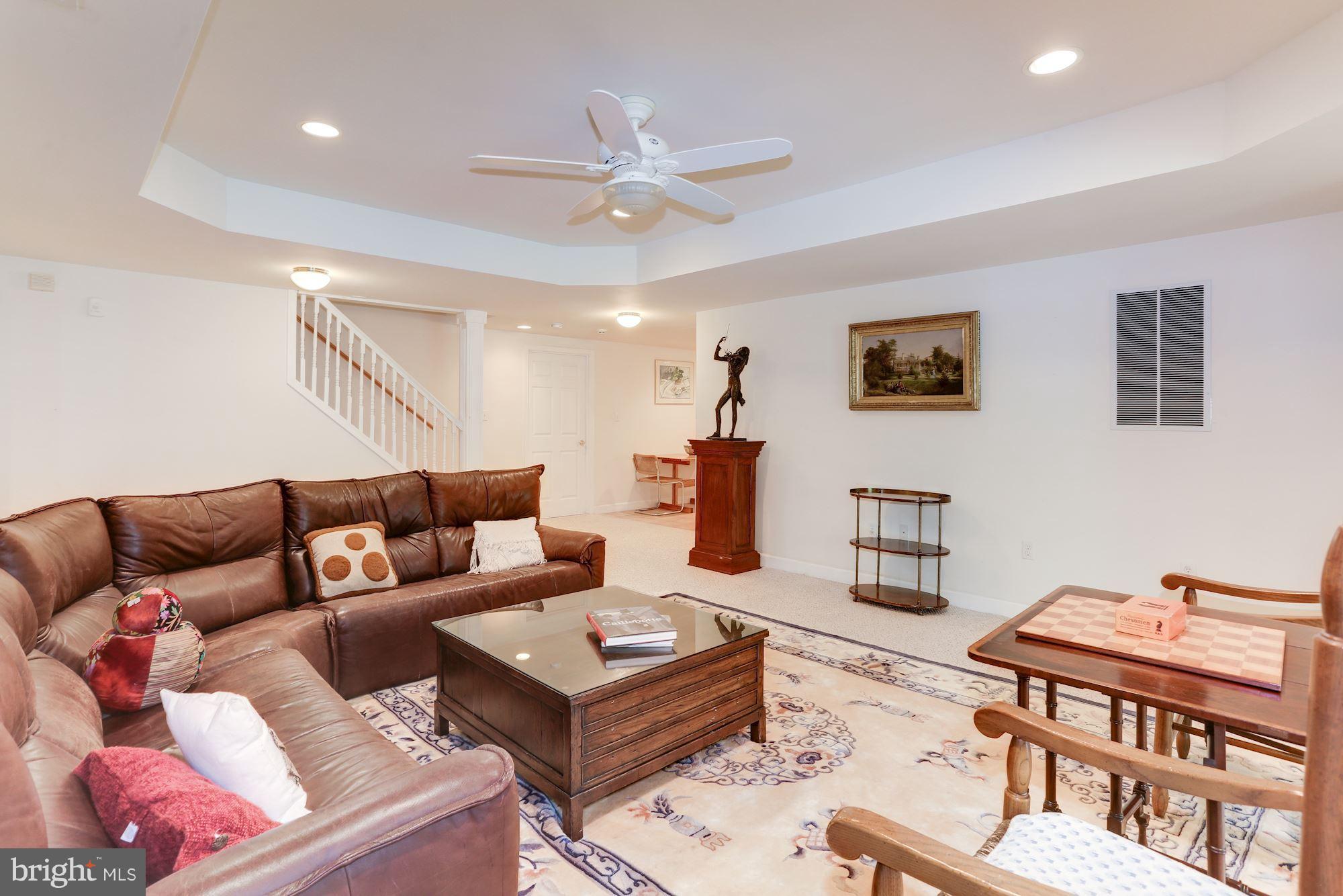 POTOMAC OUTSIDE - Residential