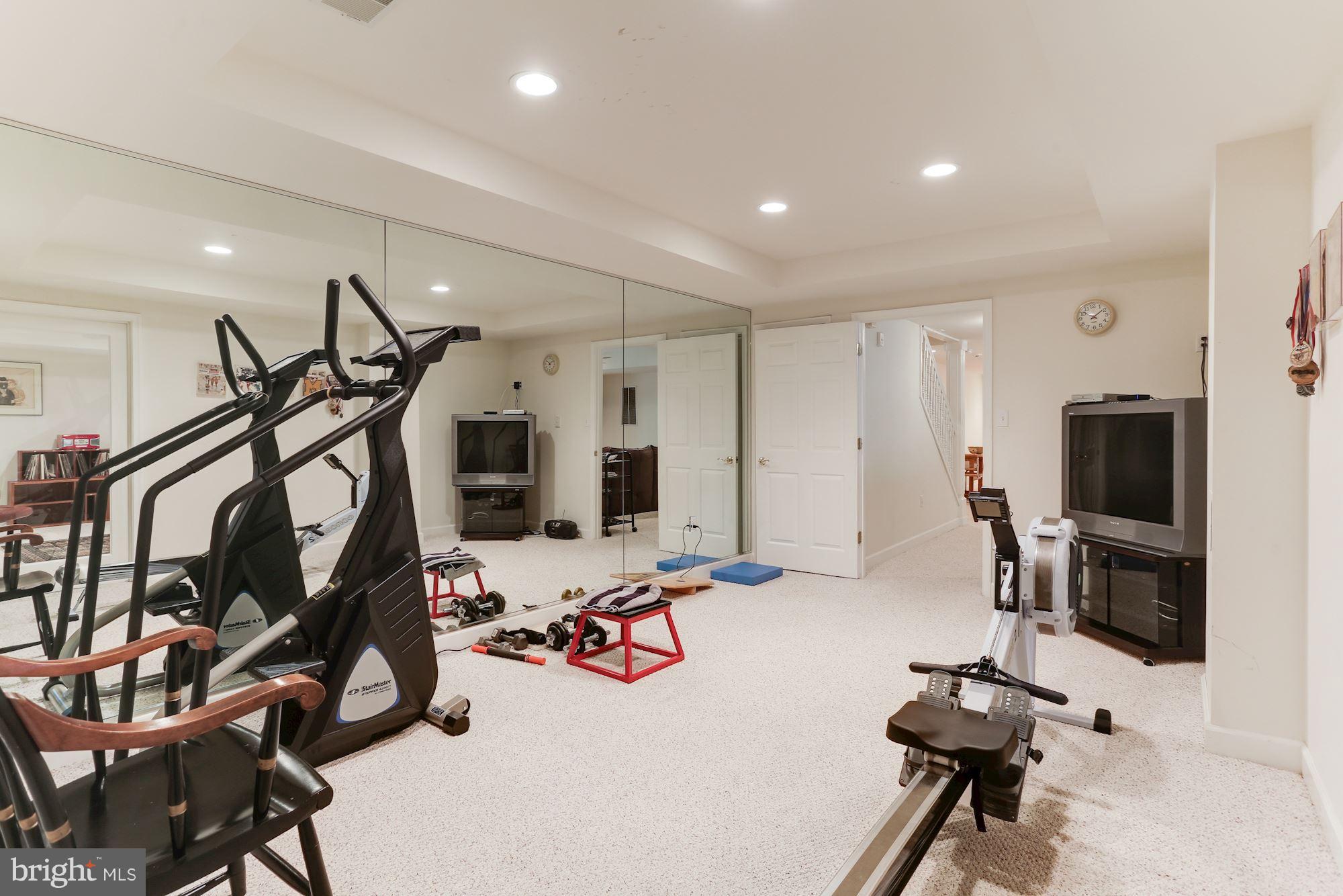 POTOMAC OUTSIDE - Residential