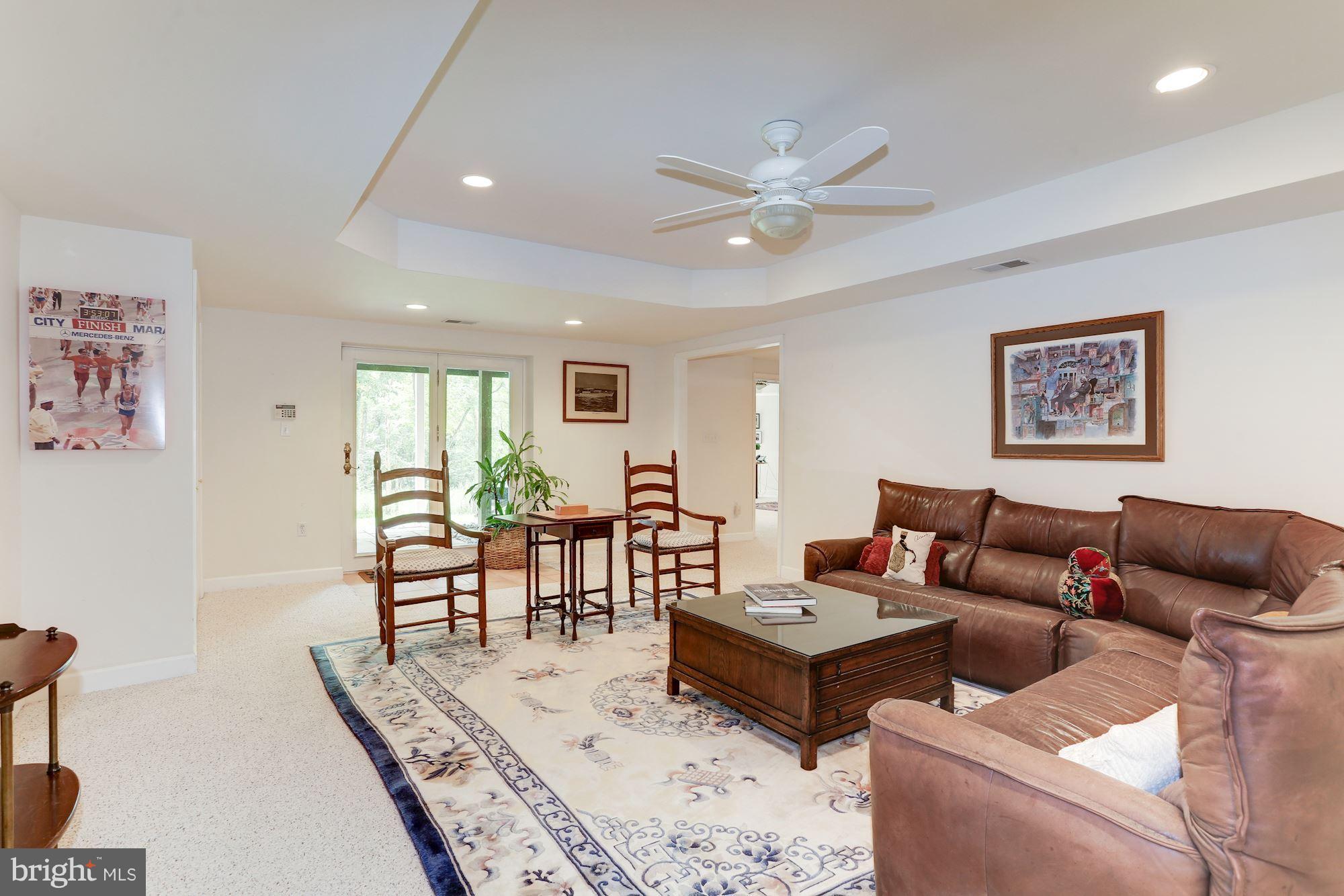 POTOMAC OUTSIDE - Residential