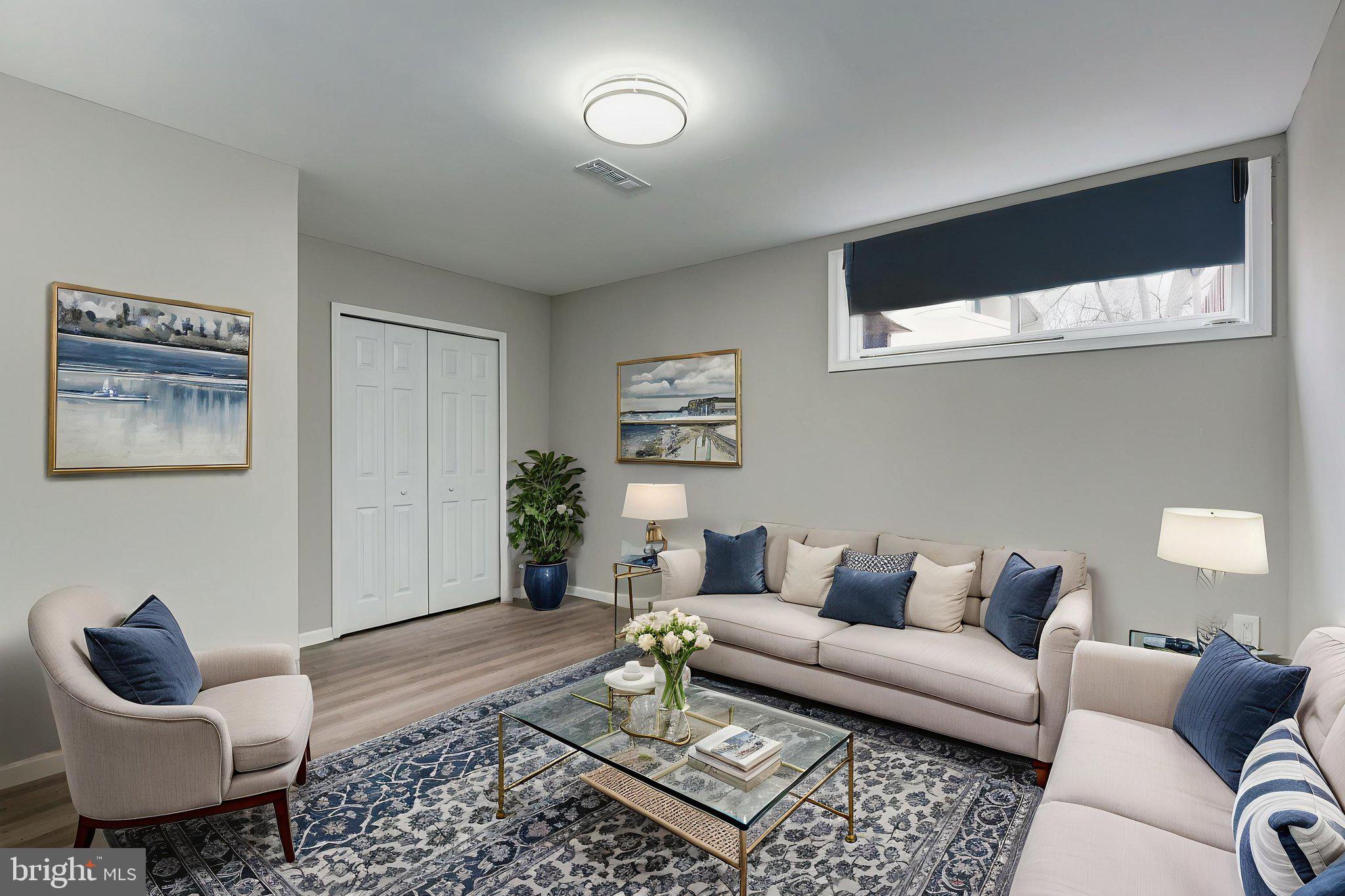 RESTON - Residential