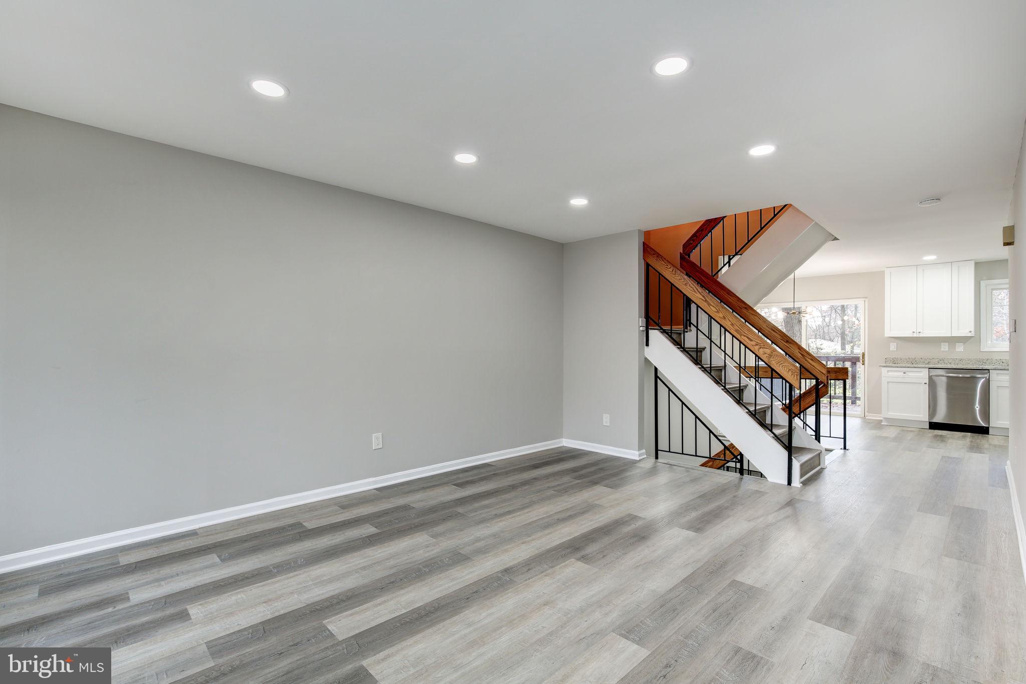 RESTON - Residential