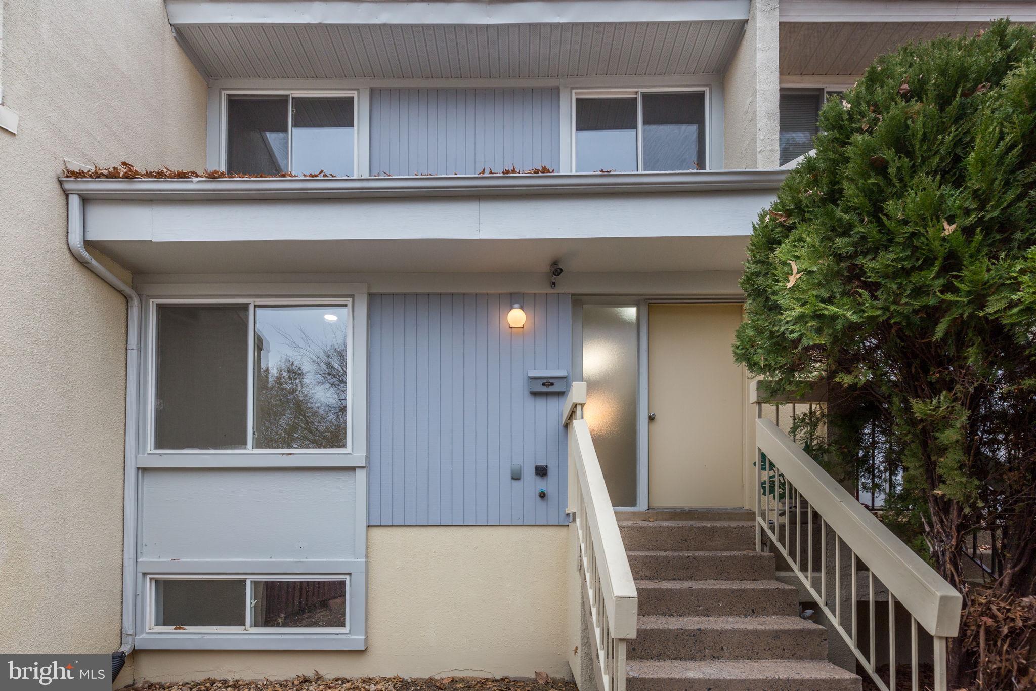 2394 SOUTHGATE SQUARE