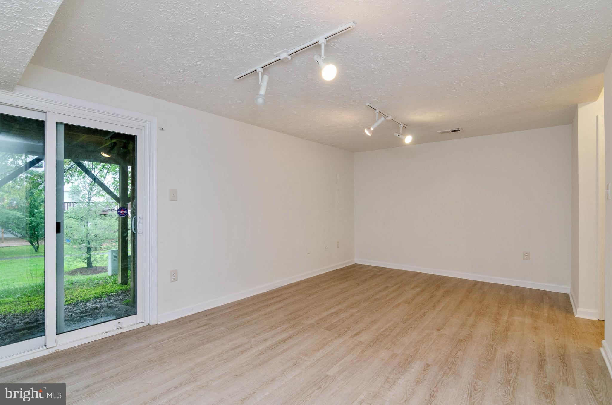 GLEN ORA PLAT 12 - Residential