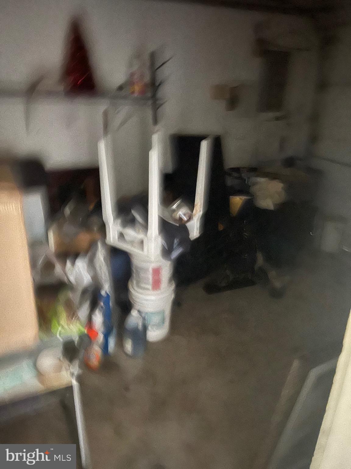 QUEEN VILLAGE - Residential