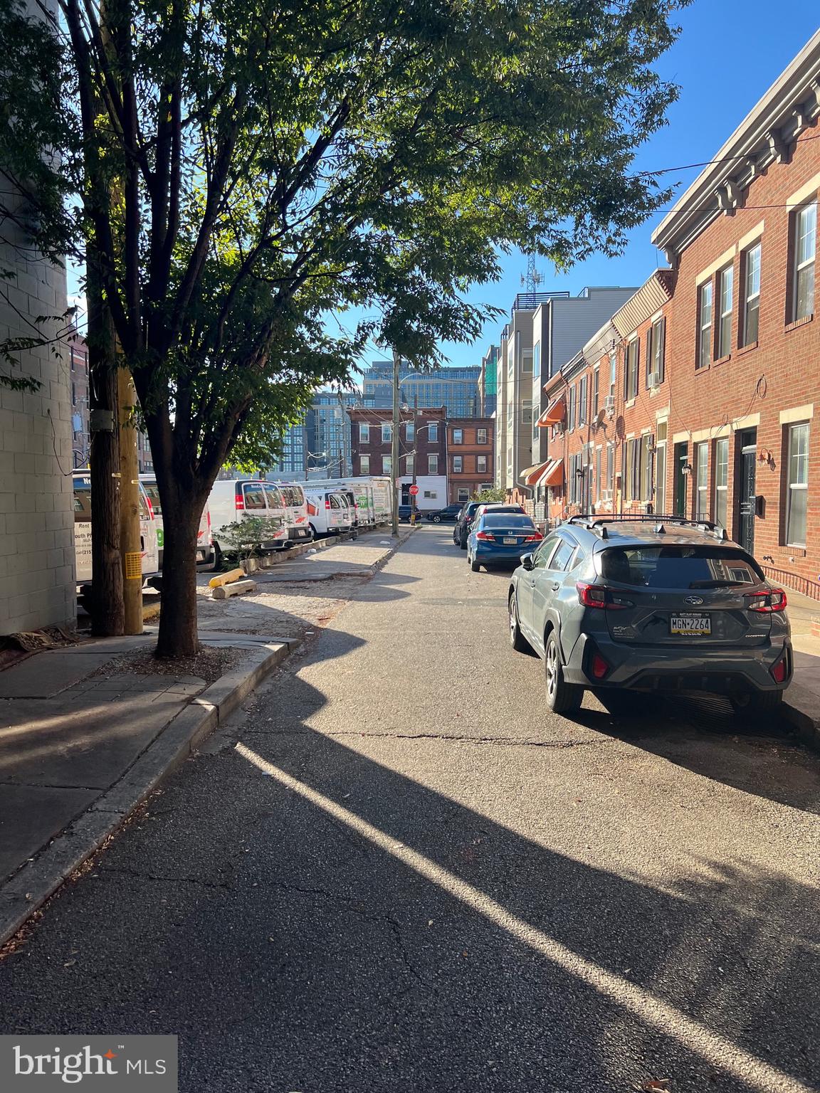 QUEEN VILLAGE - Residential