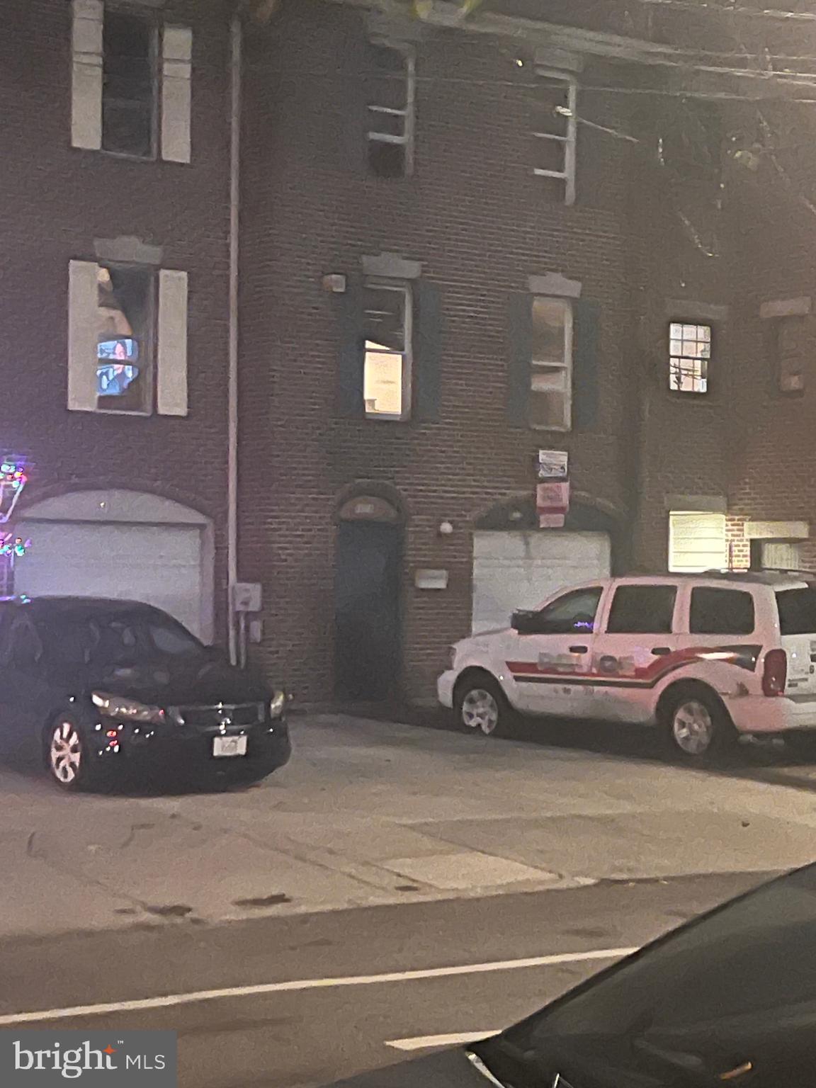 QUEEN VILLAGE - Residential