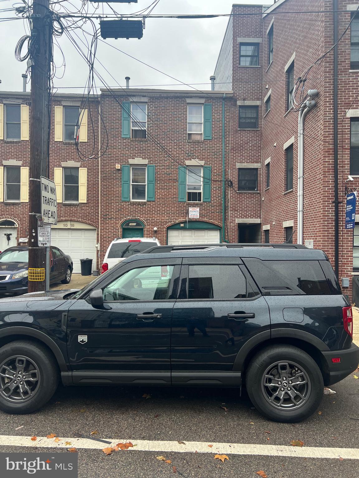 QUEEN VILLAGE - Residential