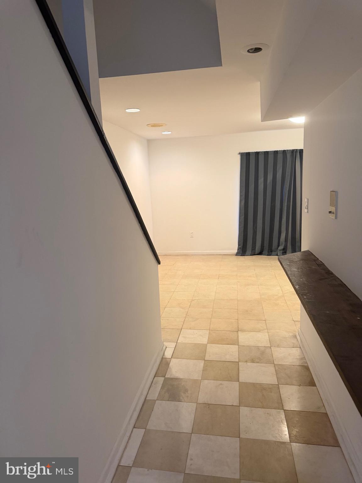 1016 E MOYAMENSING AVENUE