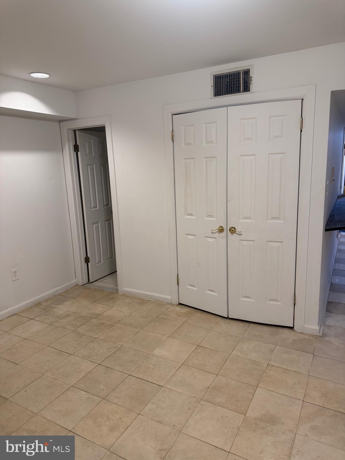 1016 E MOYAMENSING AVENUE