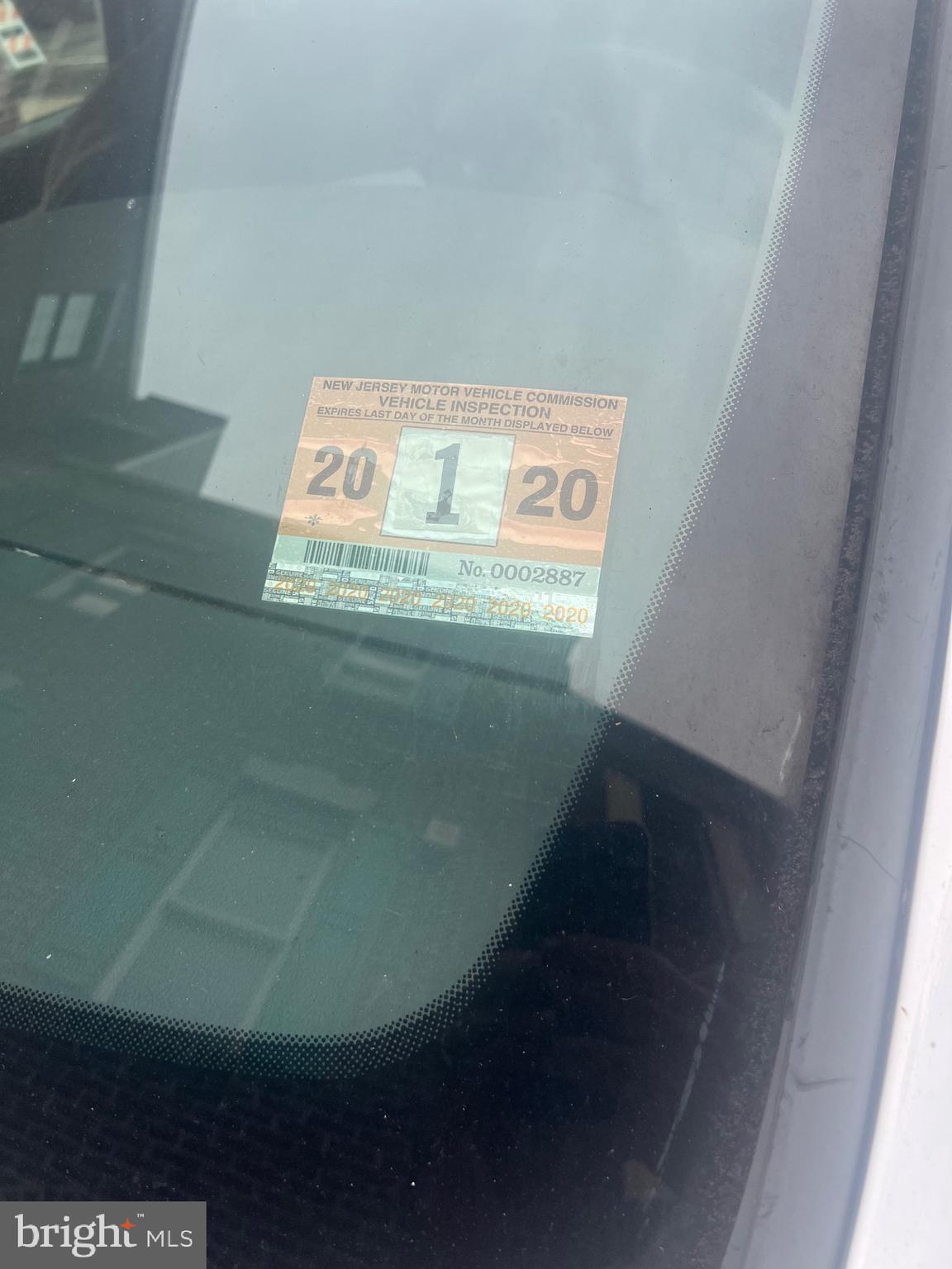 QUEEN VILLAGE - Residential