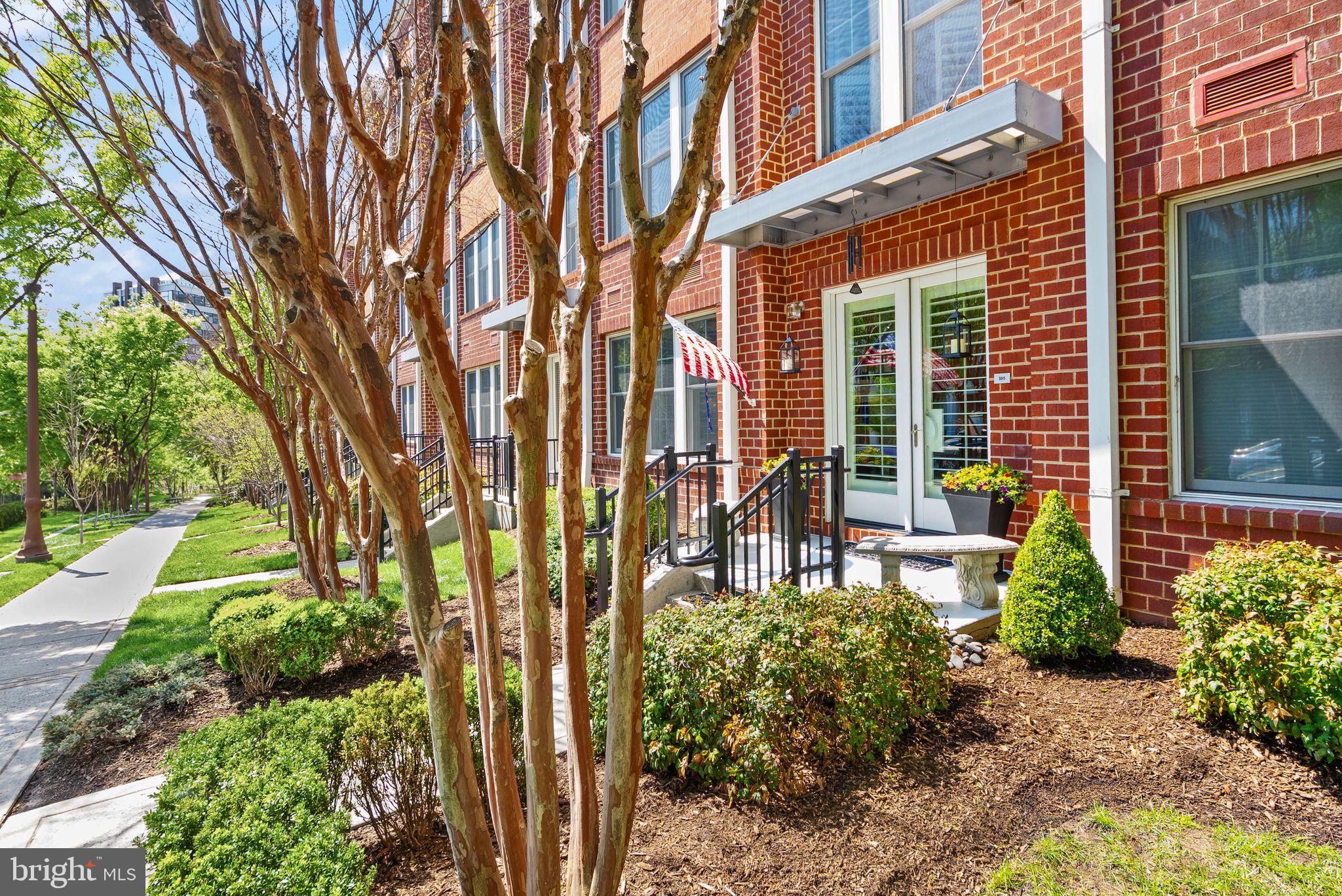 1418 N RHODES STREET B105