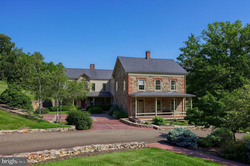 Photo of 5751 Mount Pisgah Road, YORK, PA 17406 (MLS # PAYK2084736)