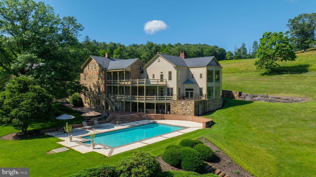 Photo of 5751 Mount Pisgah Road, YORK, PA 17406 (MLS # PAYK2084736)