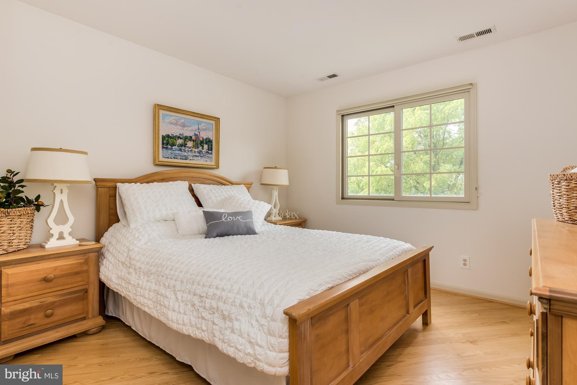 EASTPORT - Residential